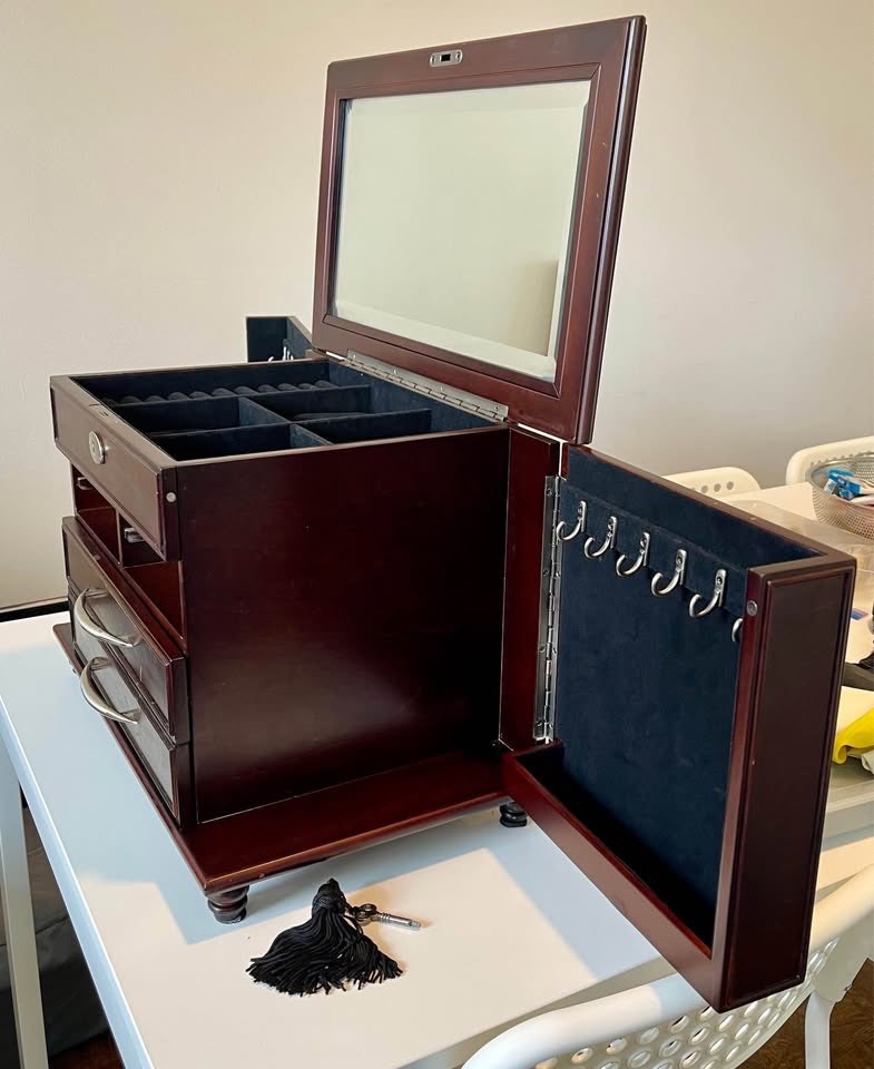 Large Wooden Jewelry Chest with Mirror & Locking Key - photo 3