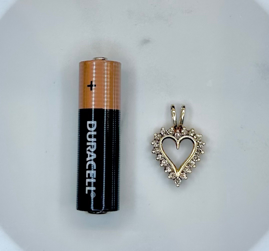 10K Gold Pendant W/ Diamonds - 3.0G - photo 2