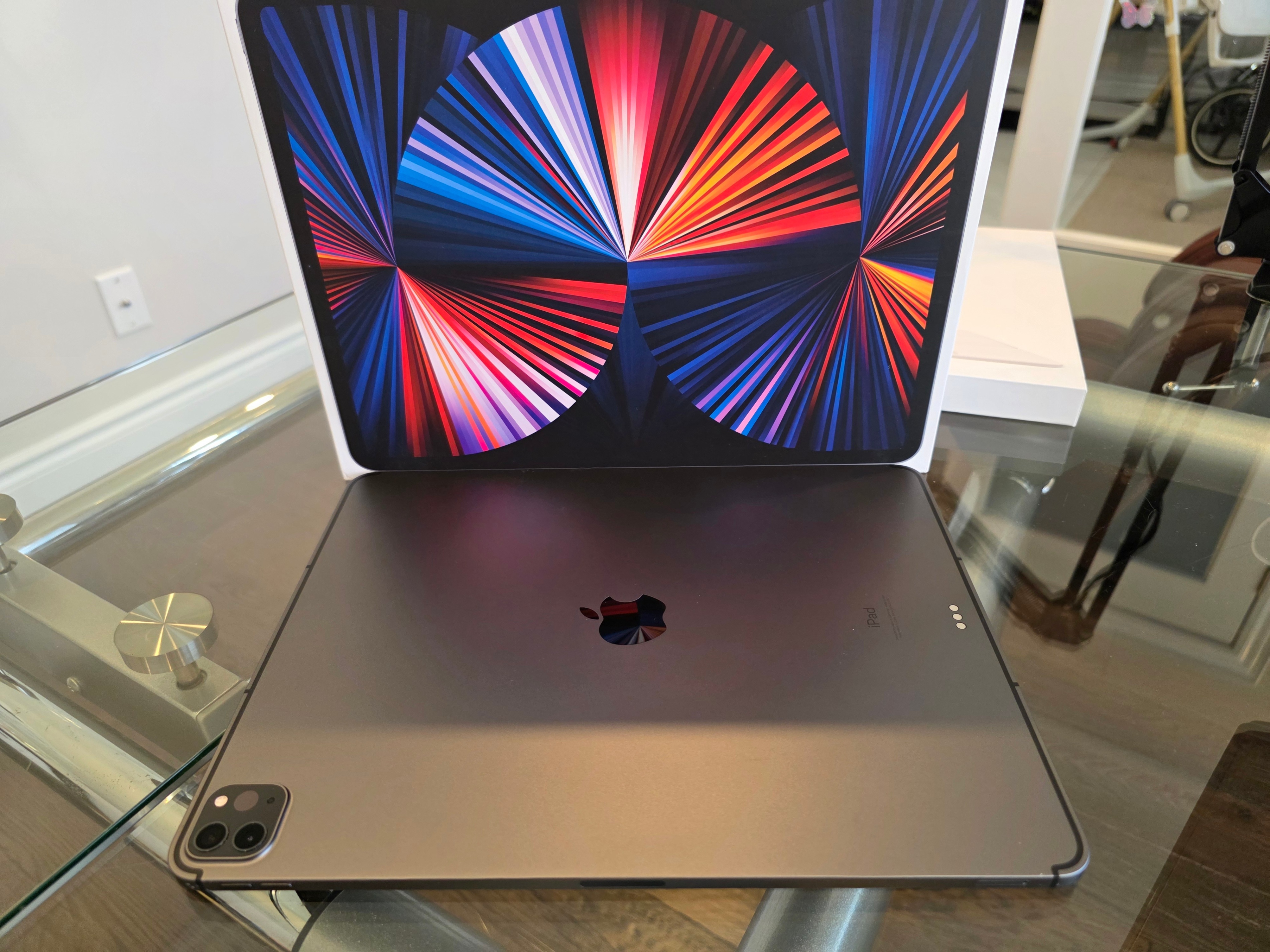 iPad Pro 12.9" (M1, 256GB, Wi-Fi + 5G Cellular) – Excellent Cond - photo 3