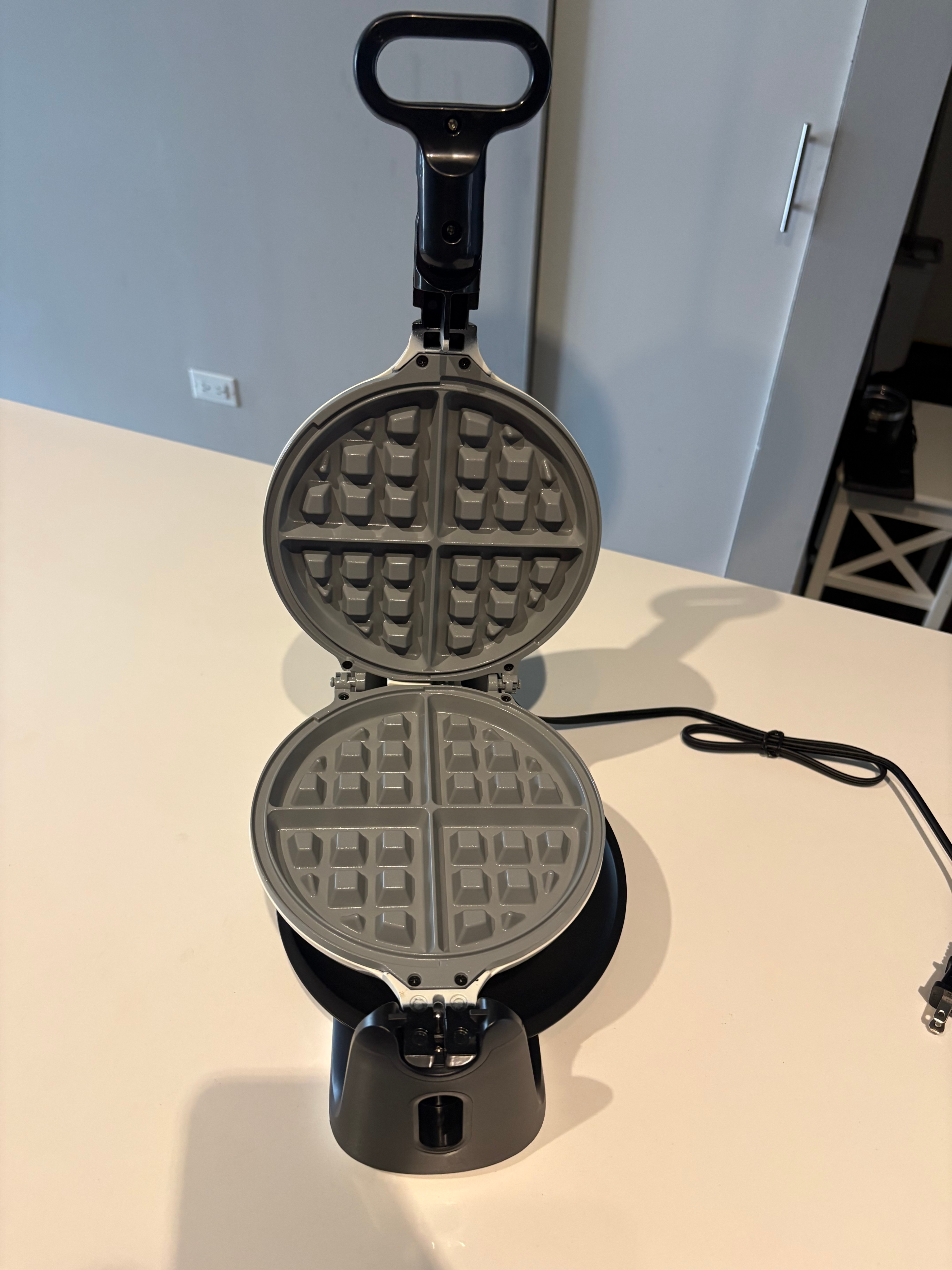 Nonstick Ceramic Flip Belgian Style Waffle Maker - photo 2