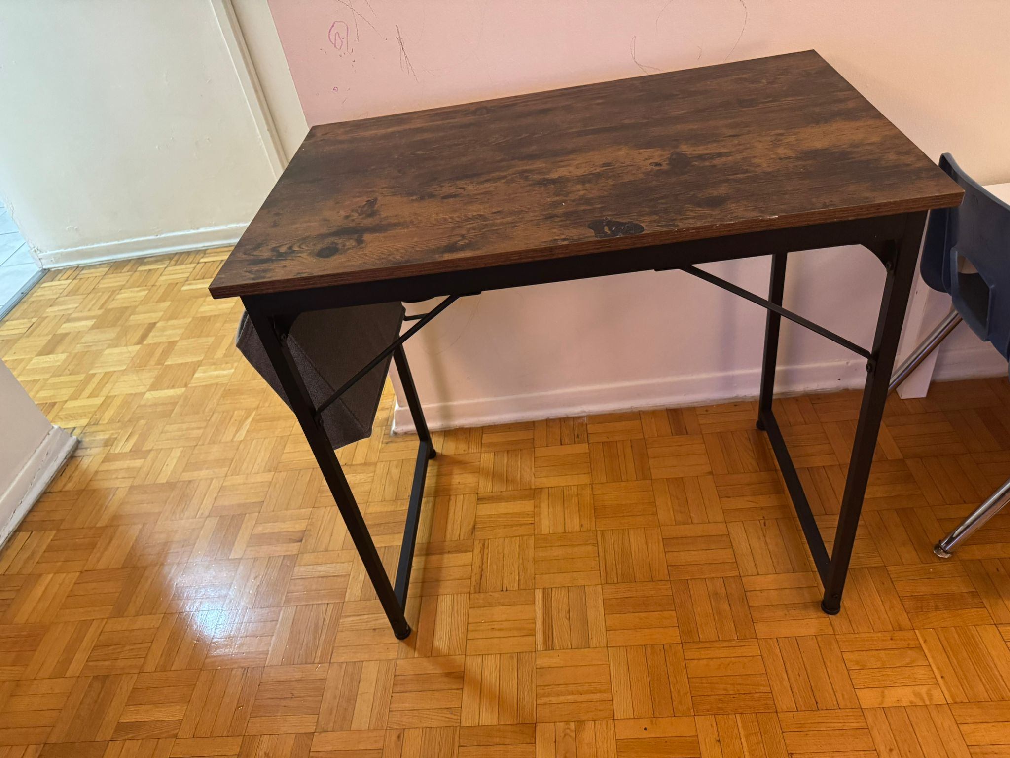 🪑 Compact Home Office Desk for Sale – Stylish & Space-Saving! - photo 2