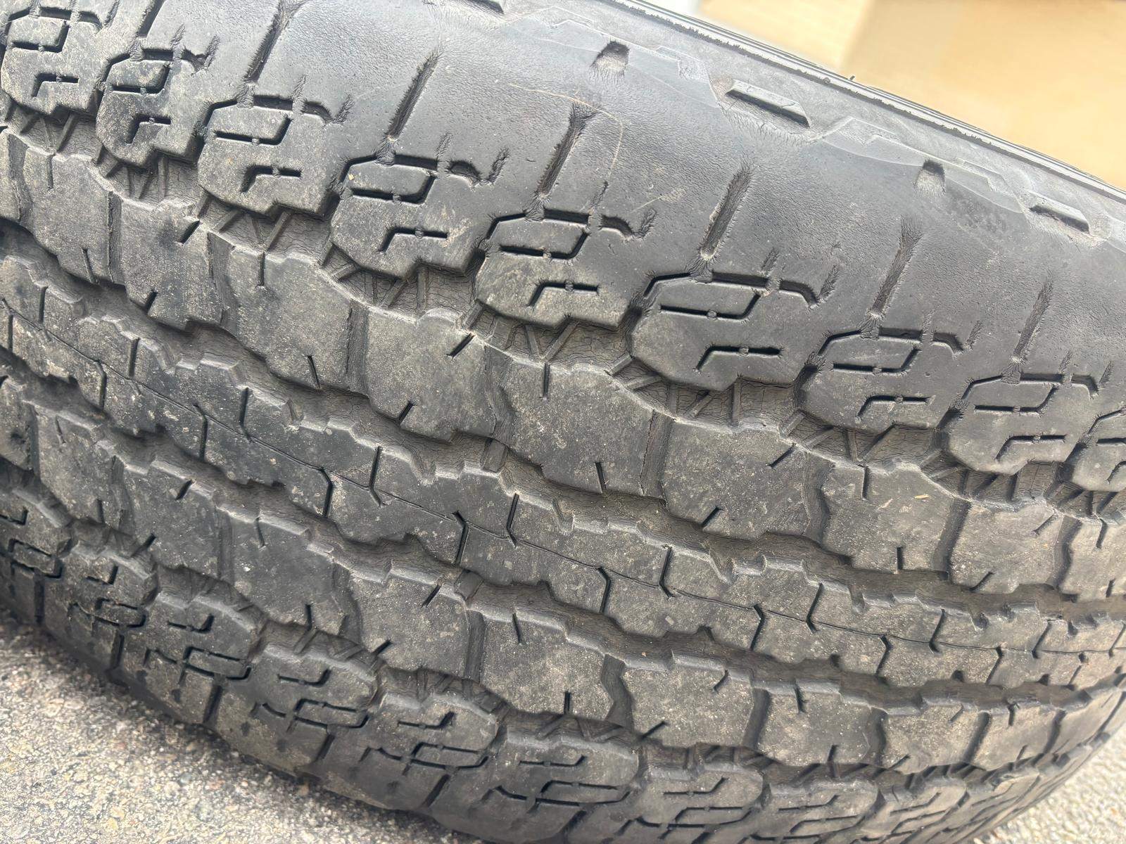 OEM 20”GrandCherokee/Durango(5x127)+265/50/R20 Goodyear A/T - photo 4