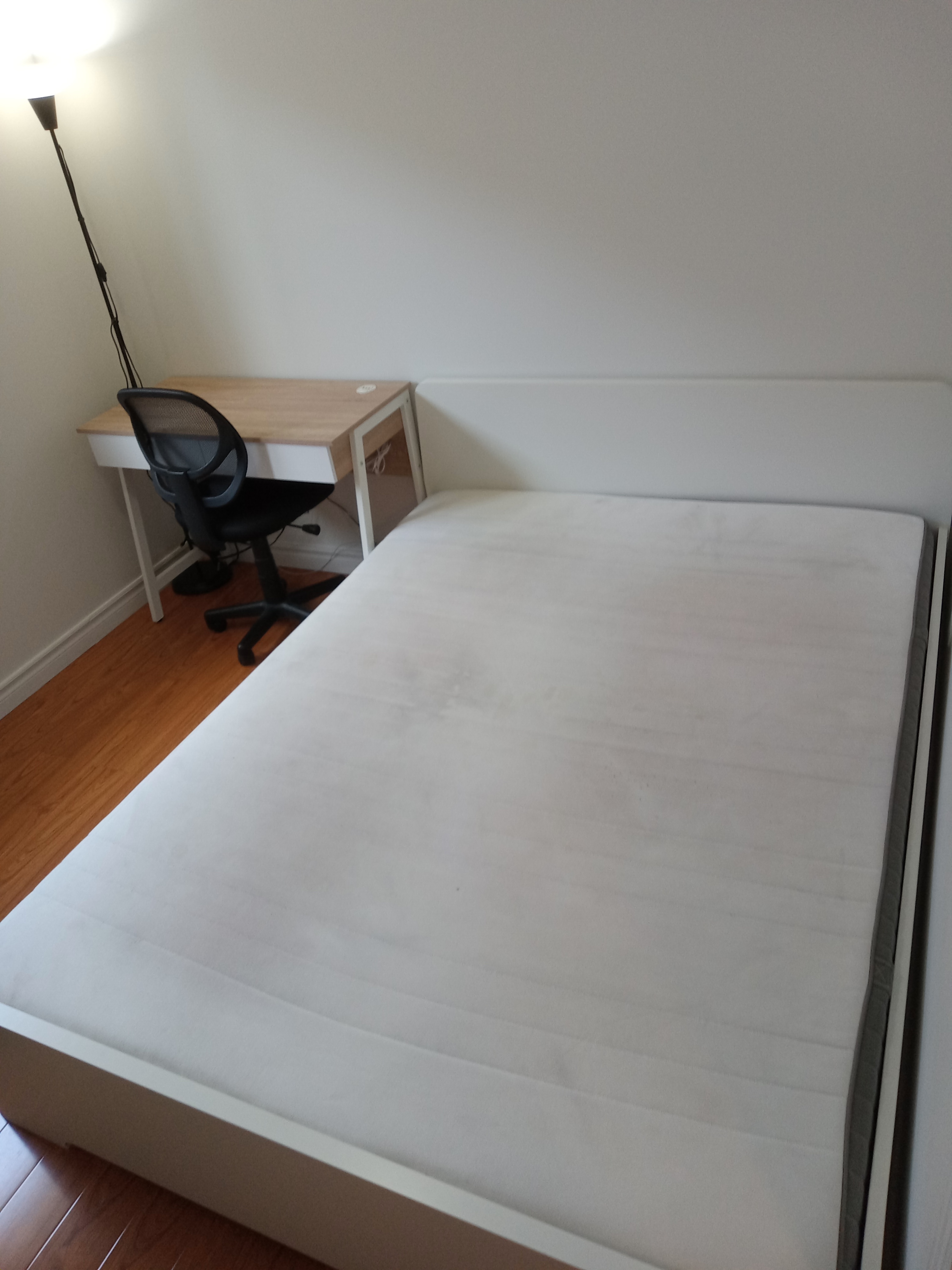 IKEA Mattress Queen Size (Smoke & Pet Free) - photo 3