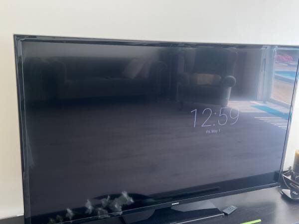 Samsung Flat Screen Smart TV 65inch