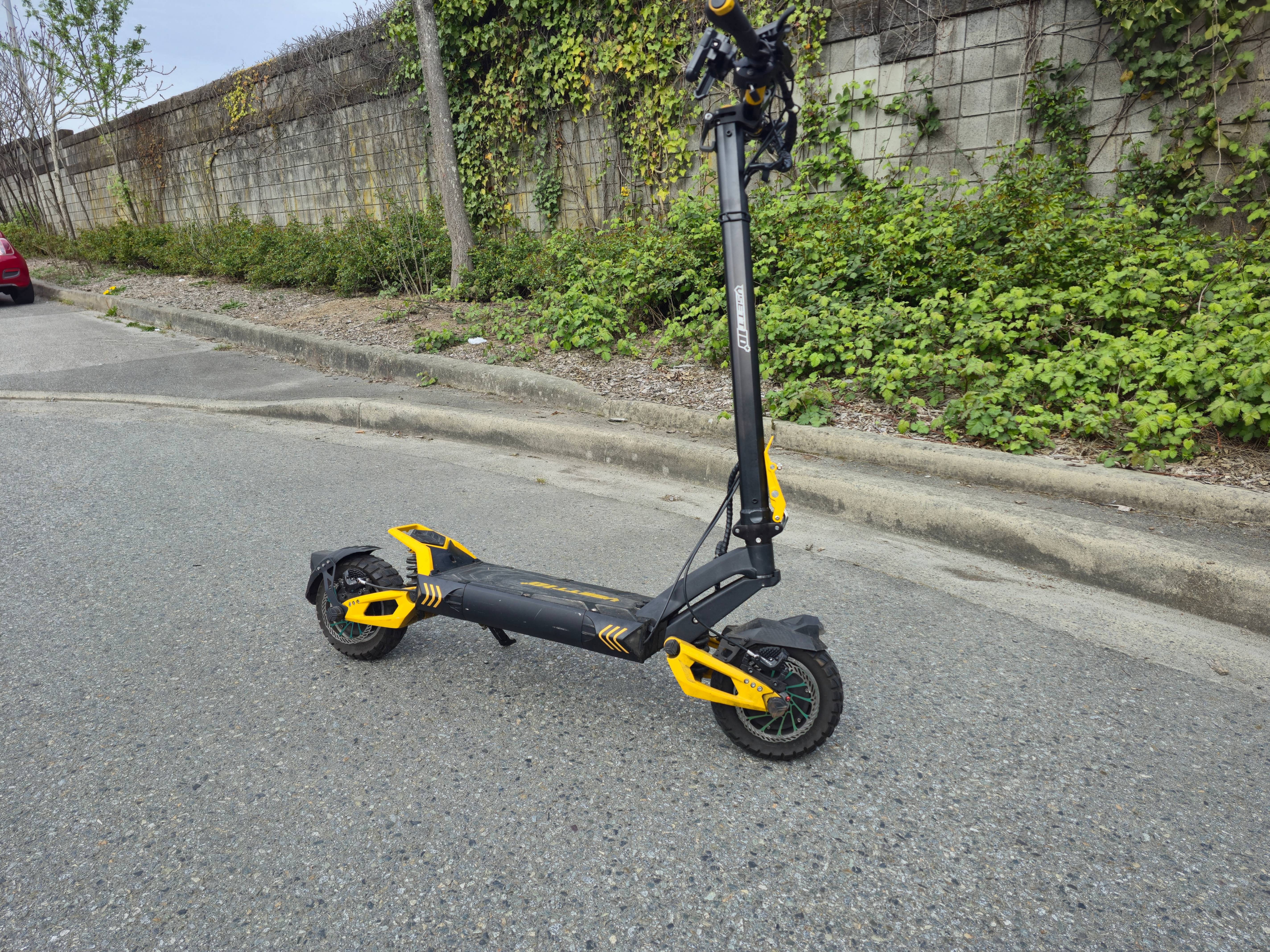 VSETT 10+R Electric Scooter - $2100 - photo 4