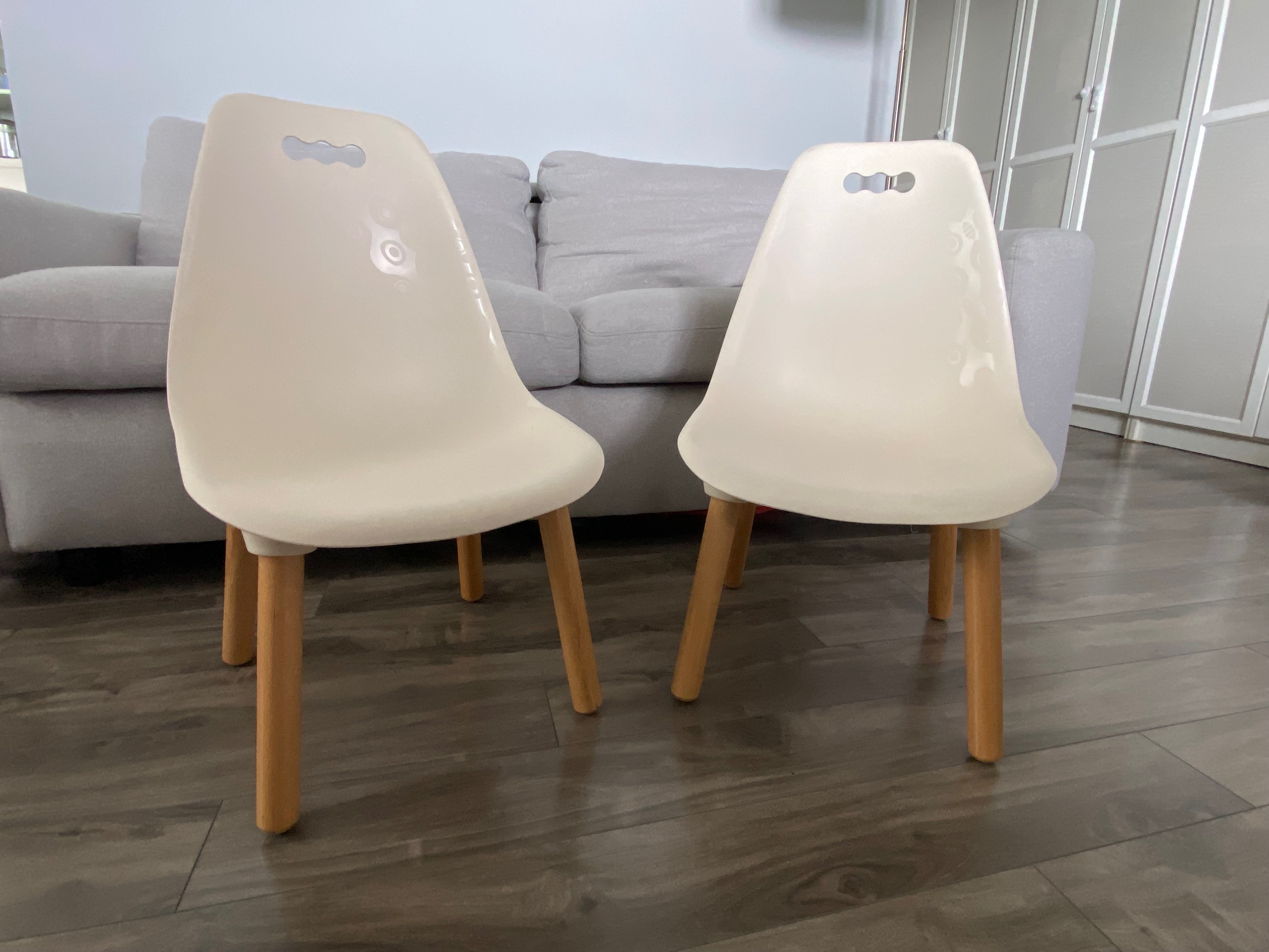 Pair of Kids Chairs – White with Wooden Legs