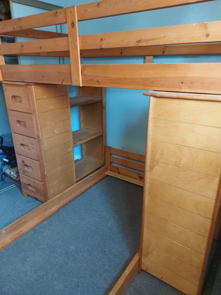 free Beautiful Bunk bed set ( First Come) - photo 4