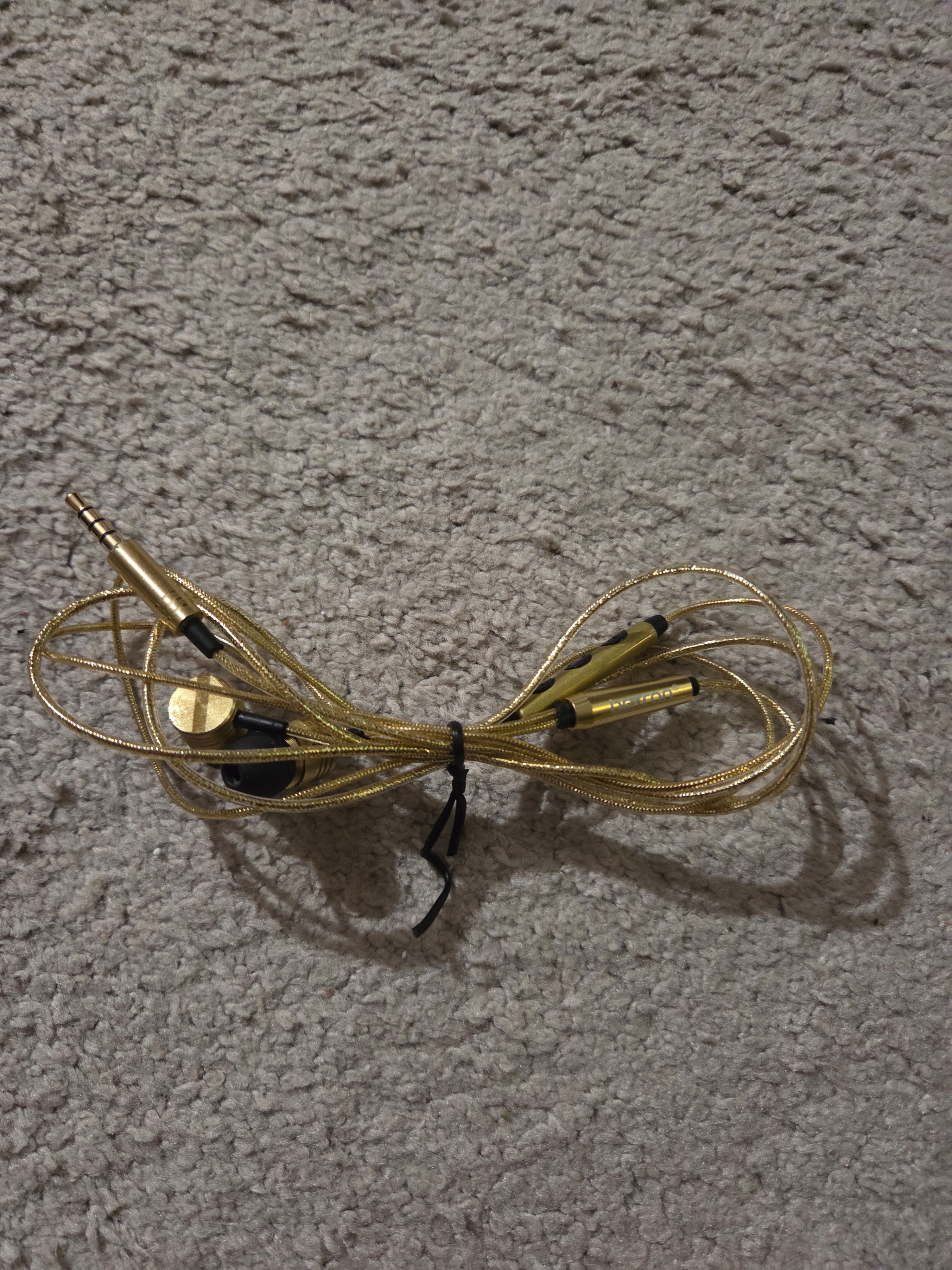 Betron ELR50 Wired Noise-Cancelling Earbuds, Deep Bass