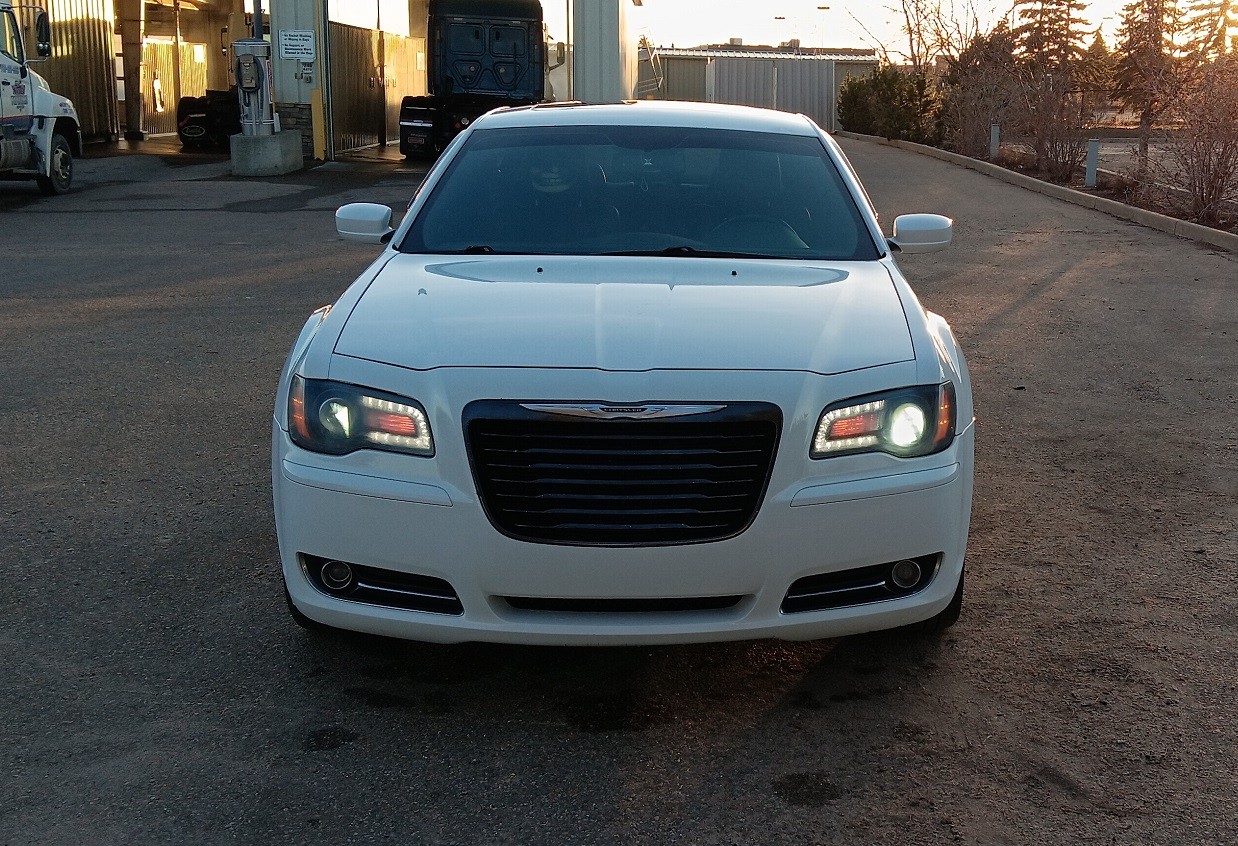 2014 Chrysler 300 S - photo 2