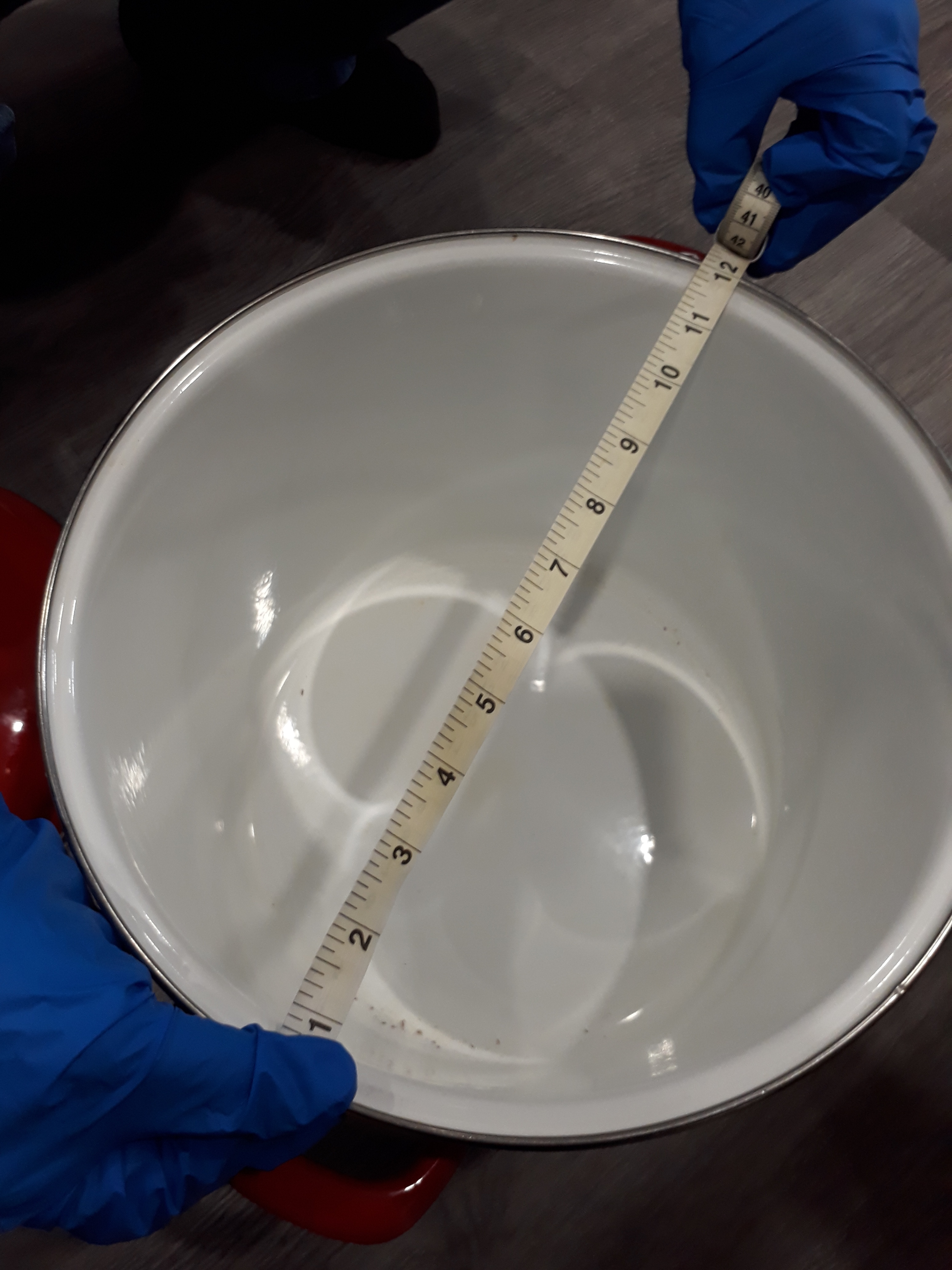 Red Enamel Pot with Lid - photo 3