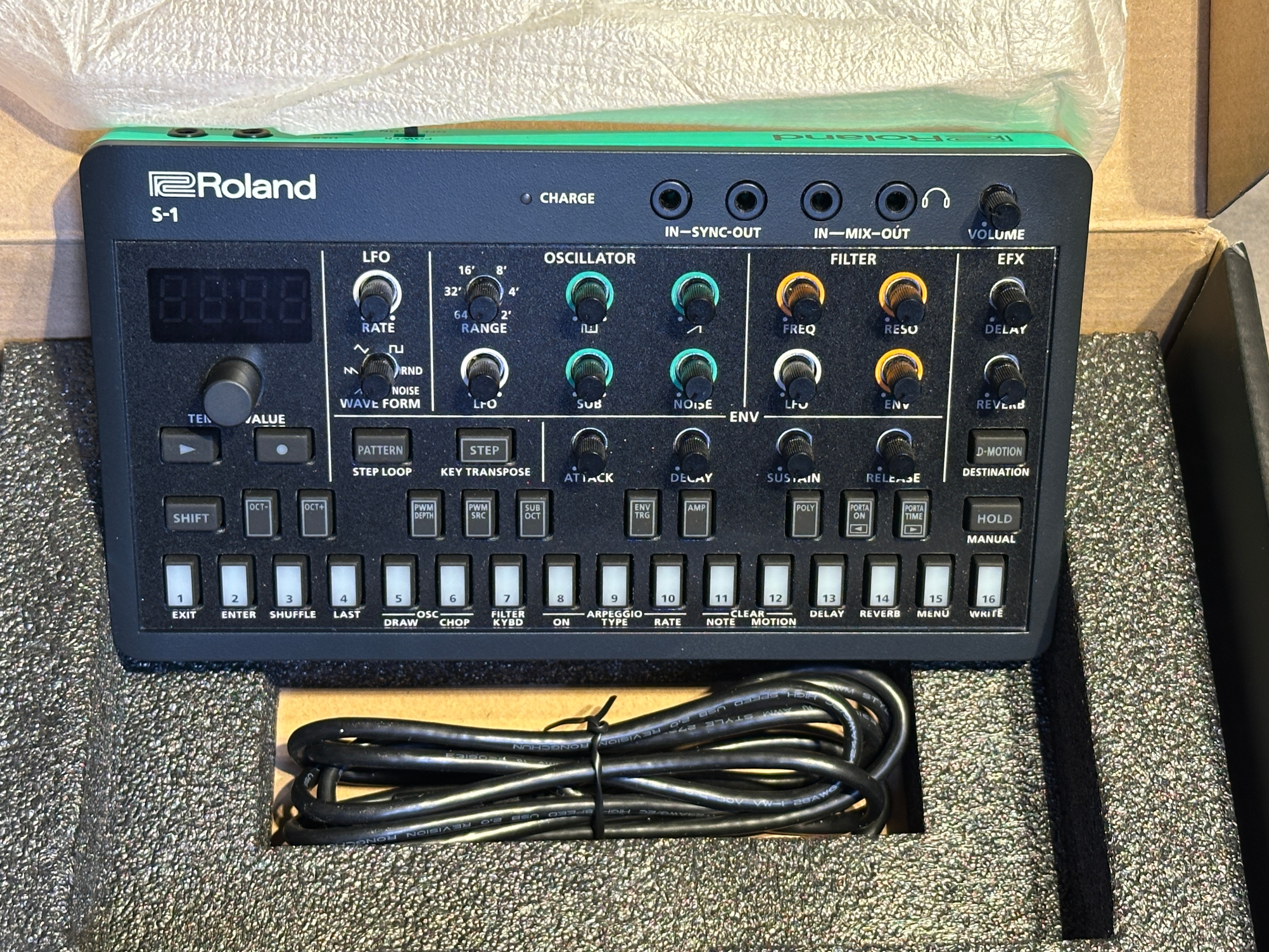 Roland S-1 Tweak ARIA Compact Polyphonic Synthesizer - photo 4