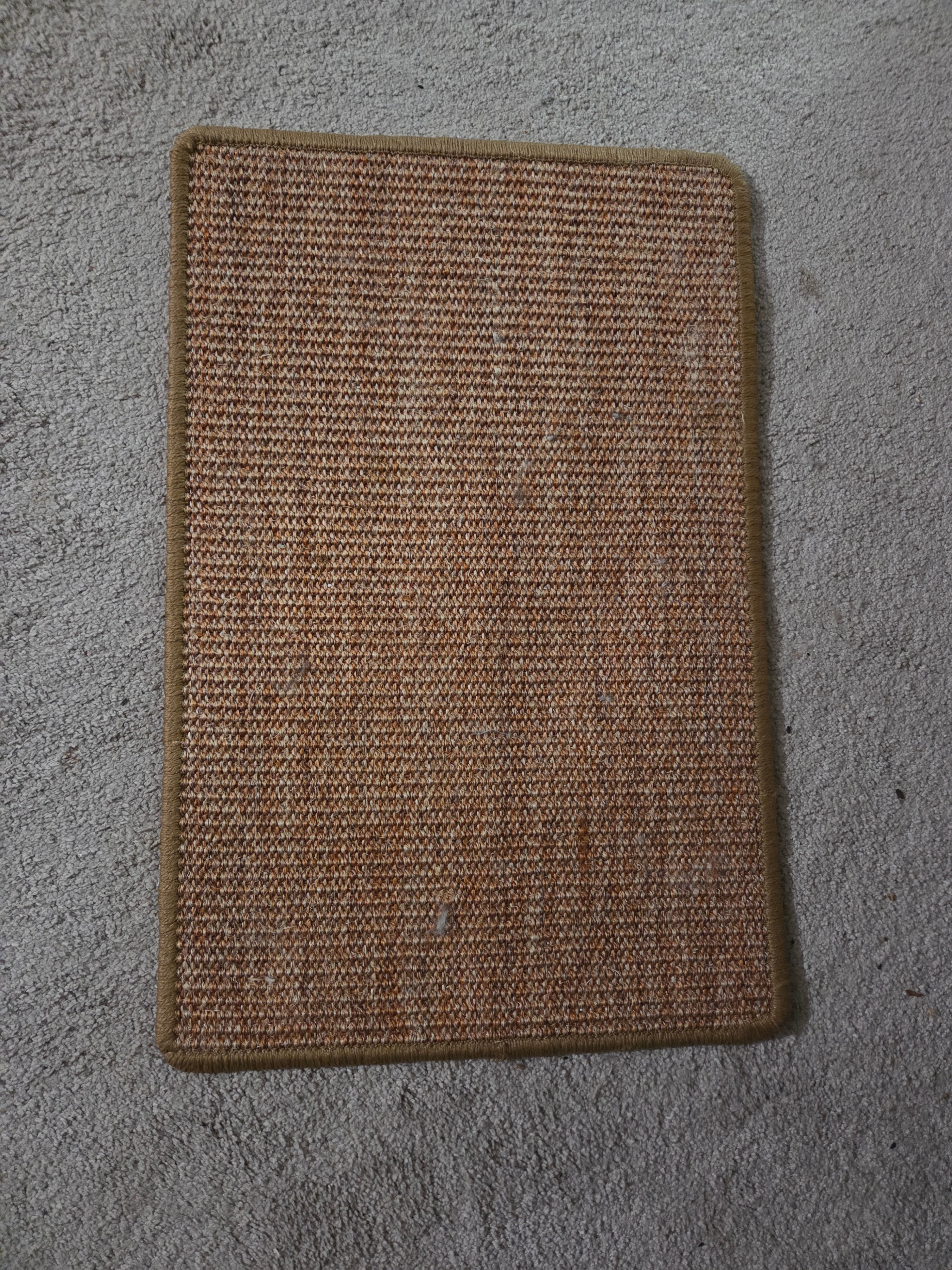 FUKUMARU Natural Sisal Cat Scratcher Mat, Large 60x40cm Like New