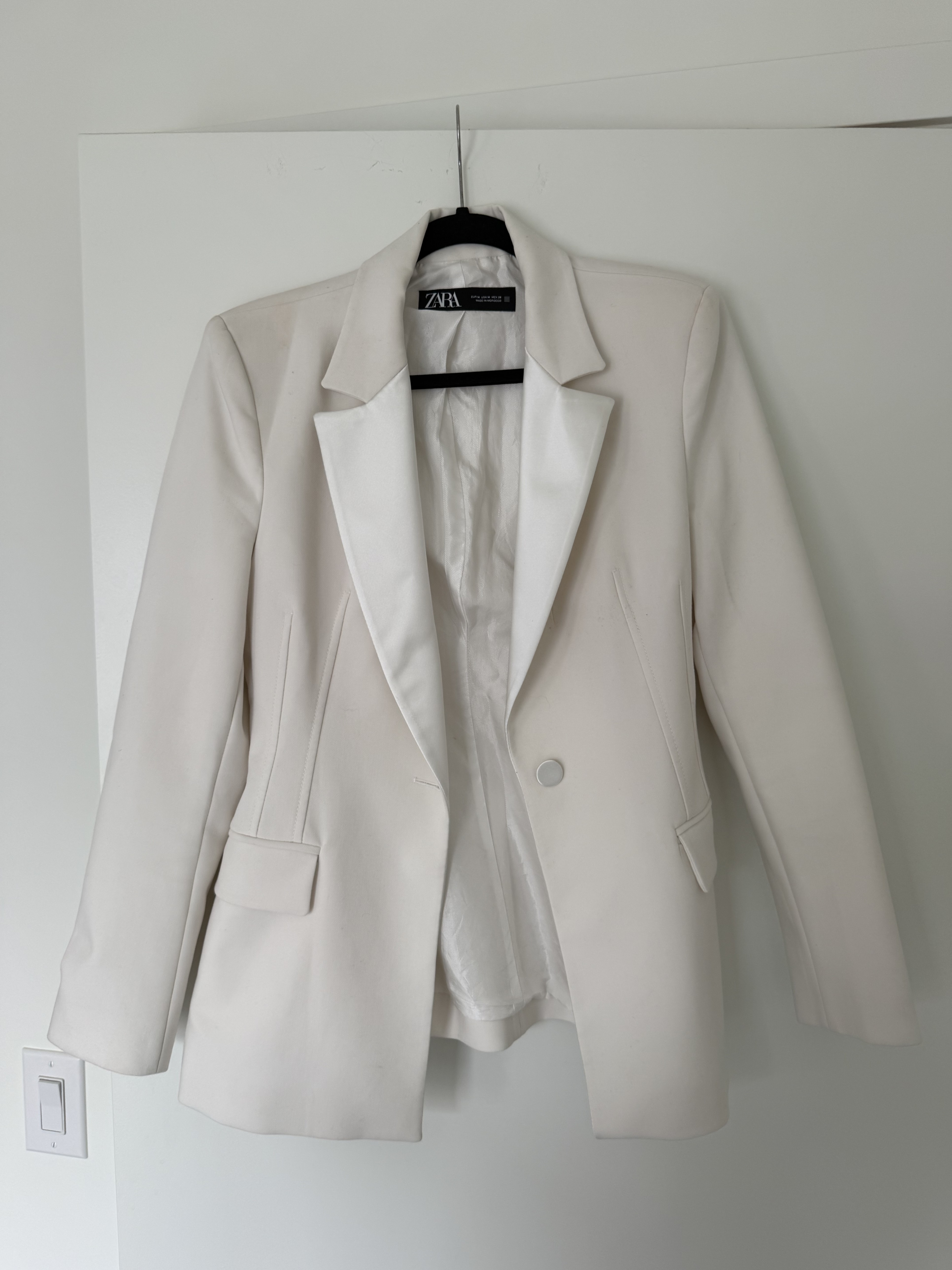 Zara Structured Ivory Blazer w/ Satin Lapel (Size M) - photo 3