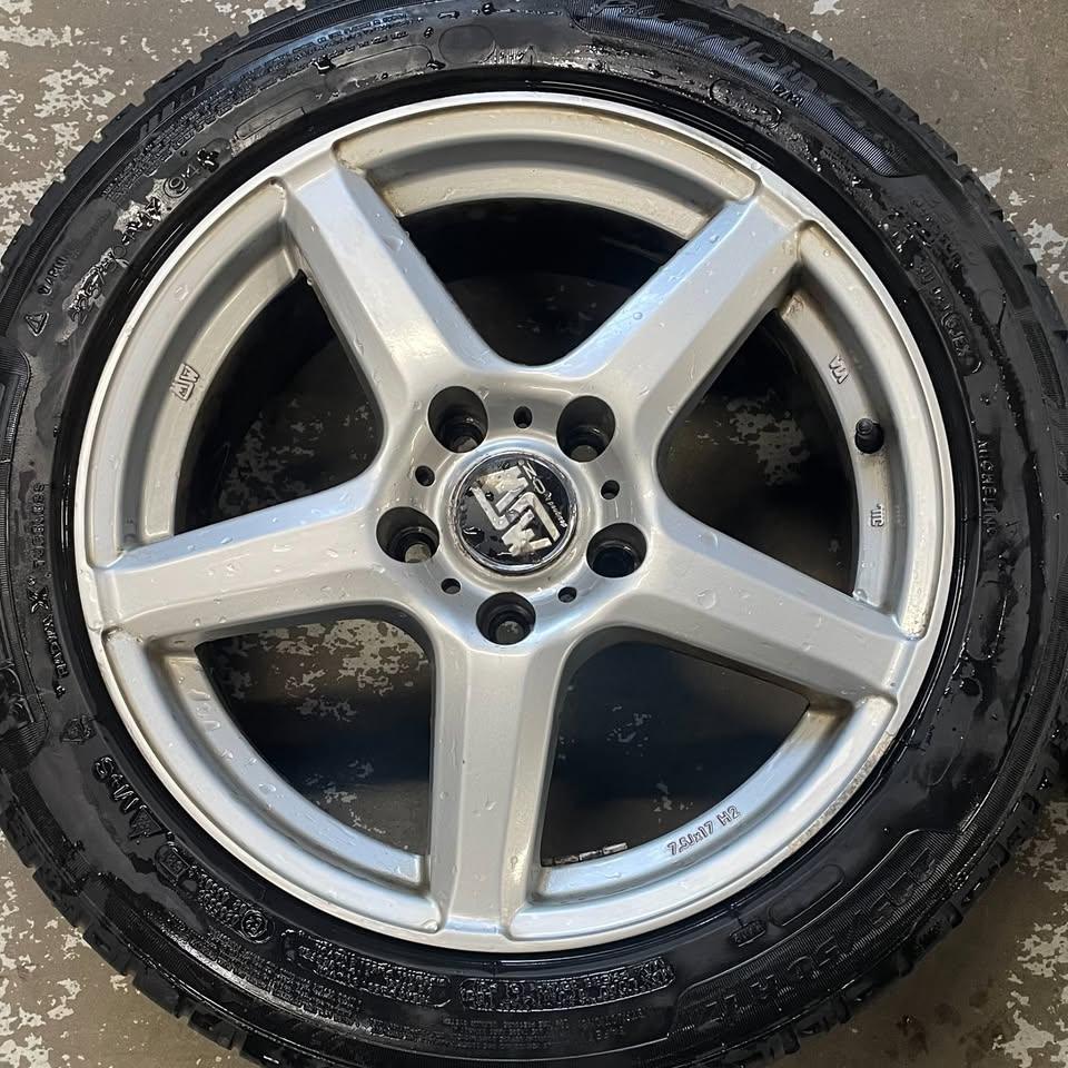 17 Inch BMW RIMS - photo 4