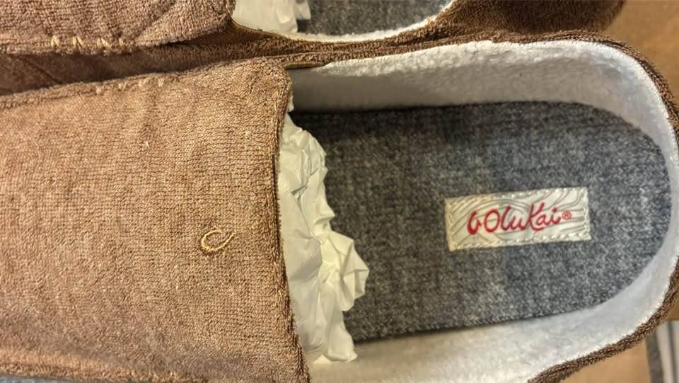 New in box OluKai Nohea Hulu Tan slippers size ladies 9 - photo 5