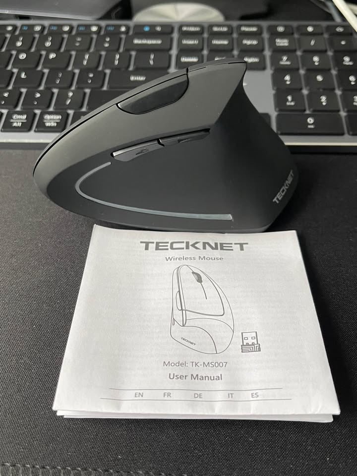 Ergonimic Vertical Mouse - Perfect Condition - Tecknet