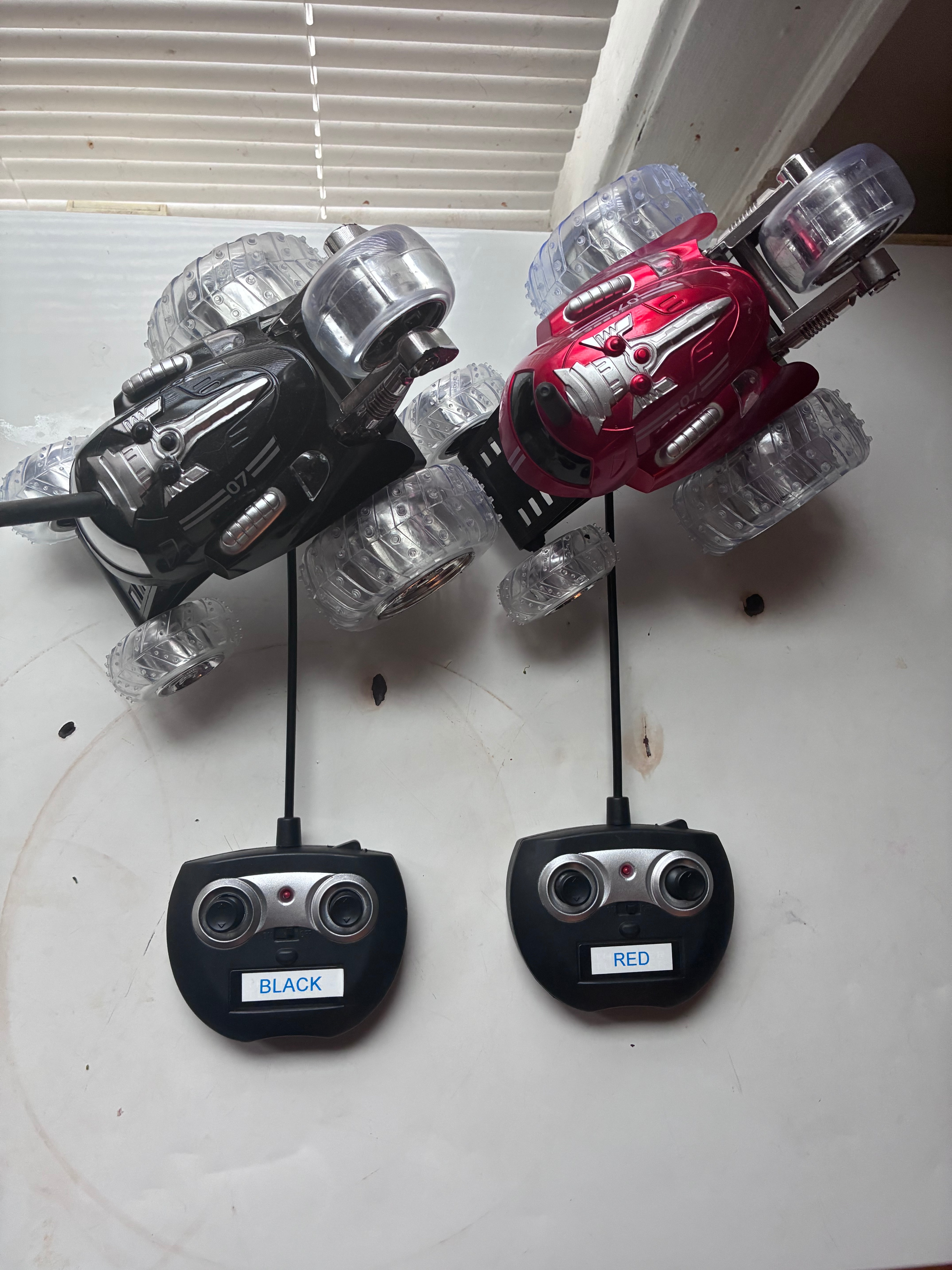 Thunder Tumbler Remote Control Cars - Black , Red - photo 2