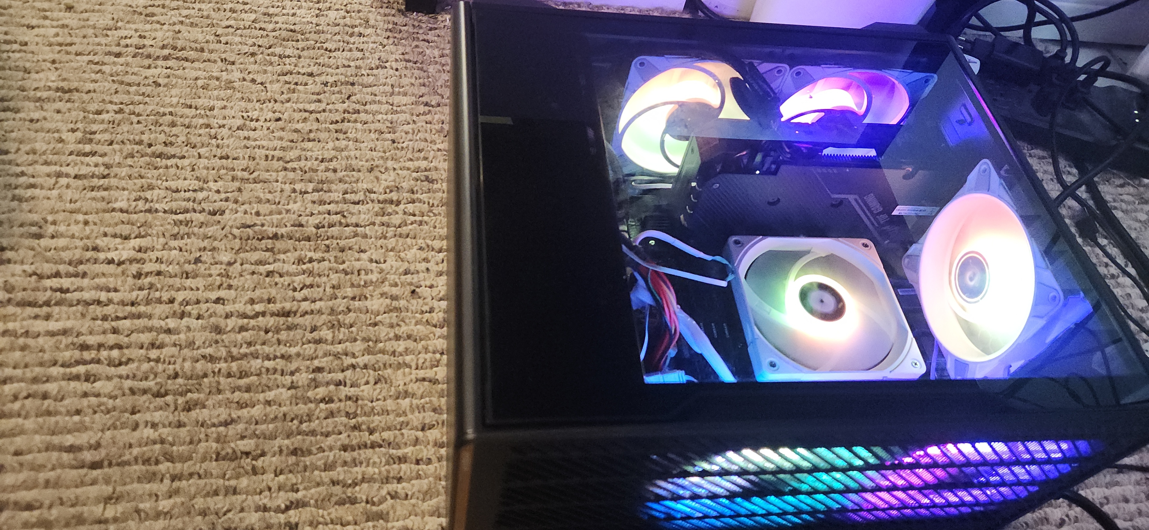 Ryzen 3600X 4.4Ghz/ RTX 3060 12GB/ 32GB DDR4/SSD 255GB/2 TB HDD