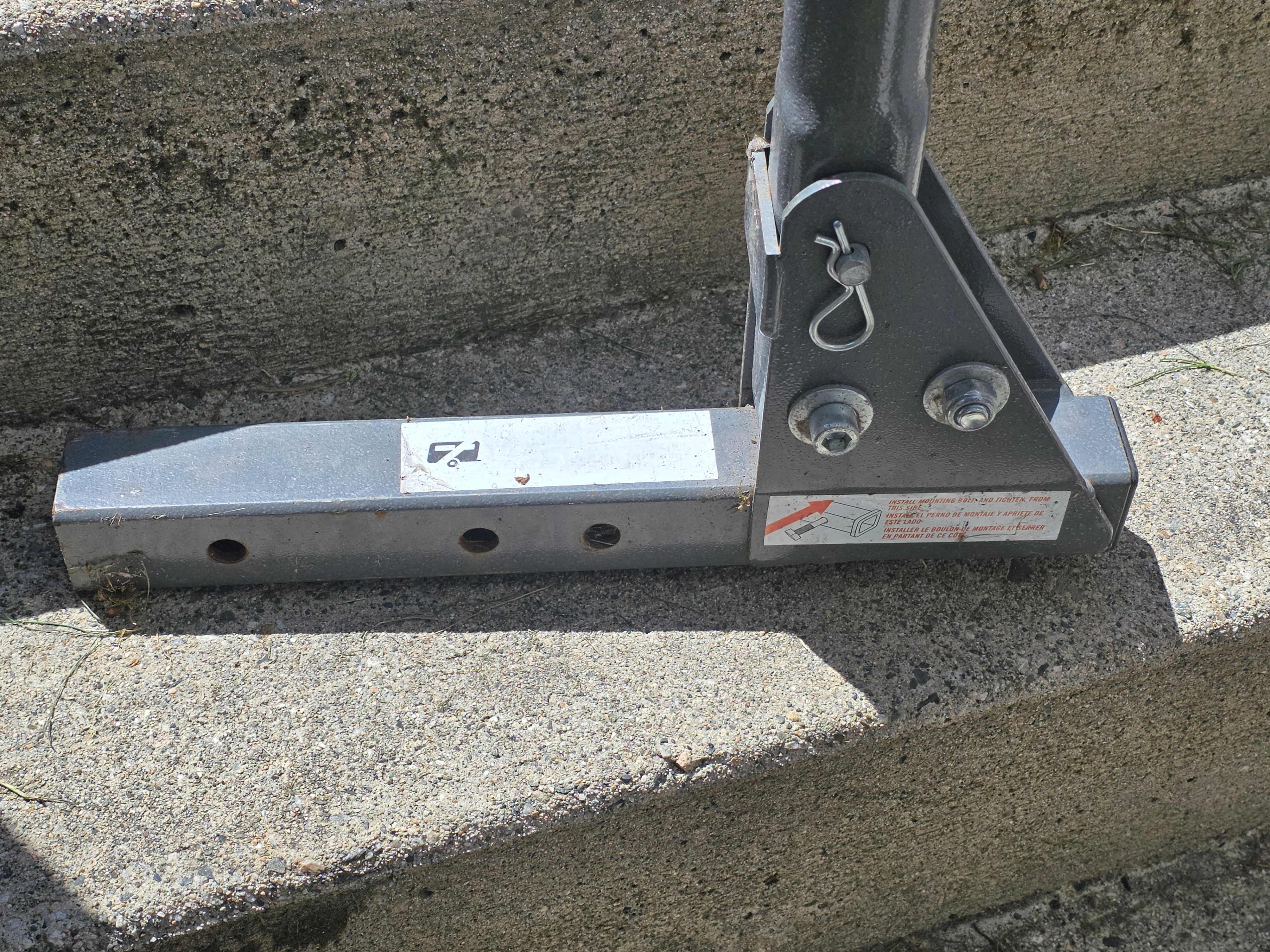 4 Bike Hitch rack with 2" to 1.25" adapter - photo 2