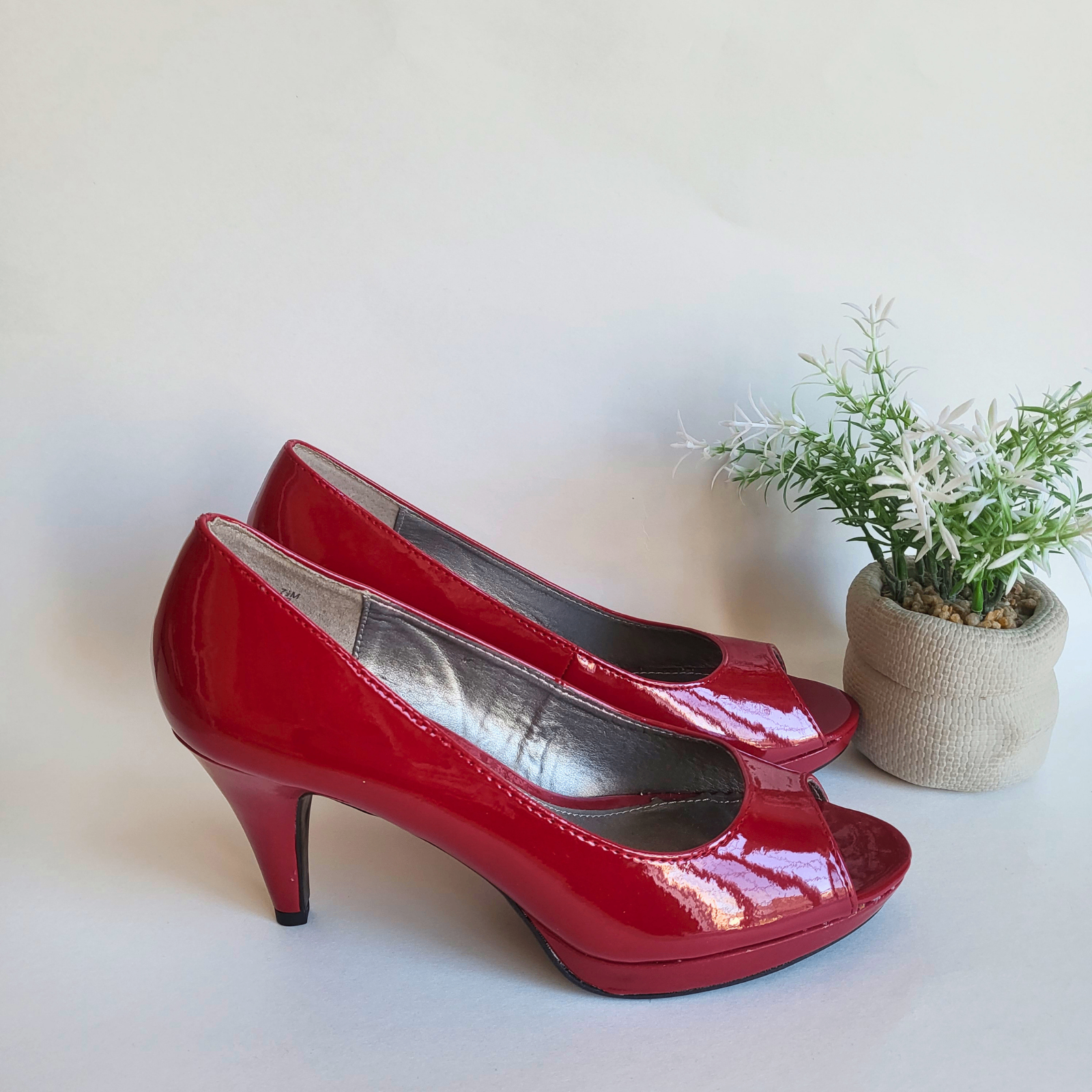 Price DROP - Bandolino Size 7.5 Red Velvet Heels - South Ajax - photo 4