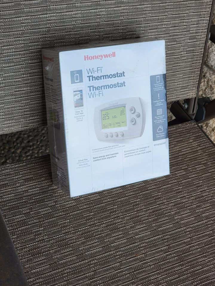 Honeywell RTH6580WF Wi-Fi 7-Day Programmable Thermostat(new)
