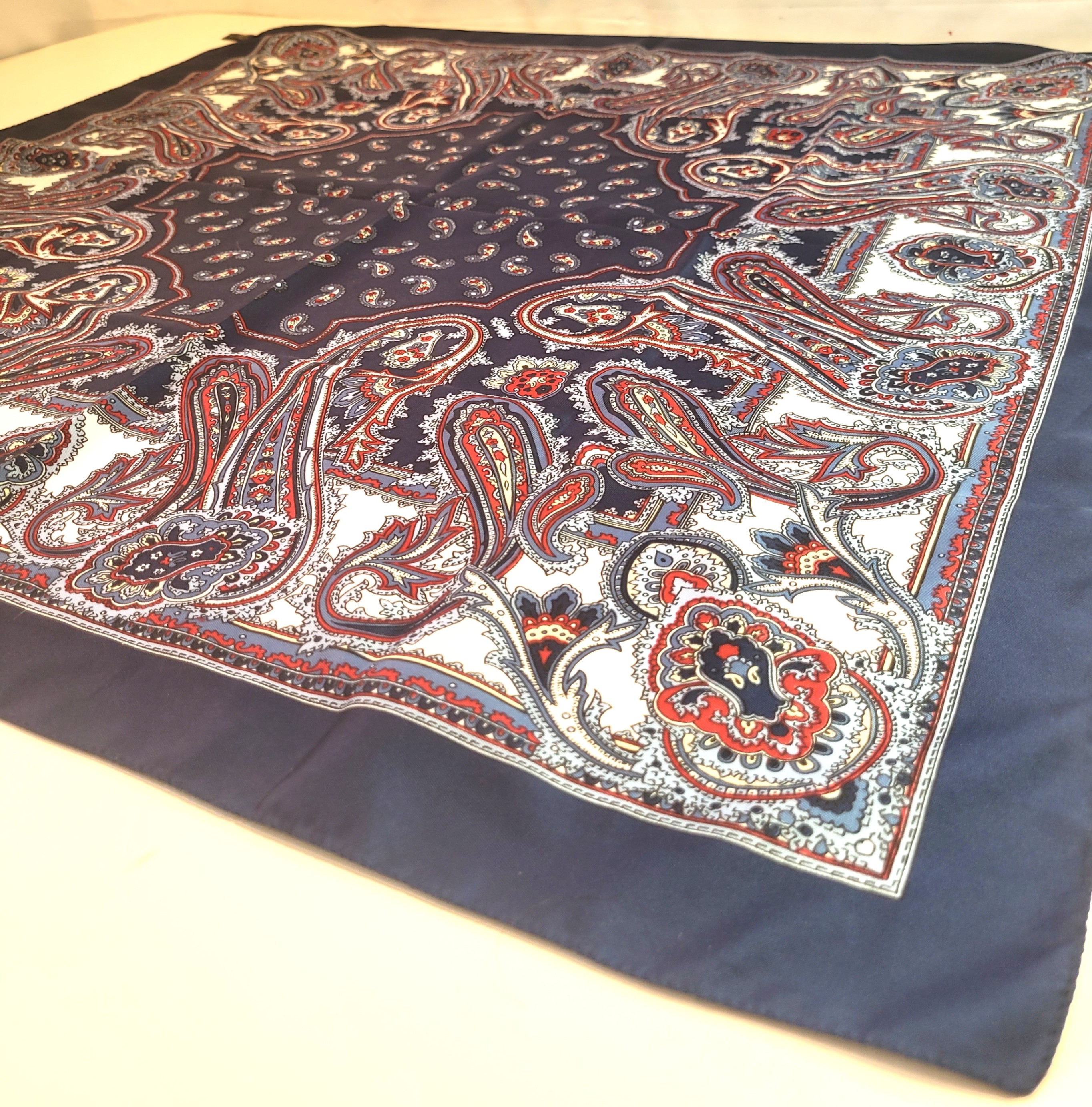 Cinzia Fiori Tie Rack Navy Paisley Square Scarf Circa 1990s 30" - photo 4