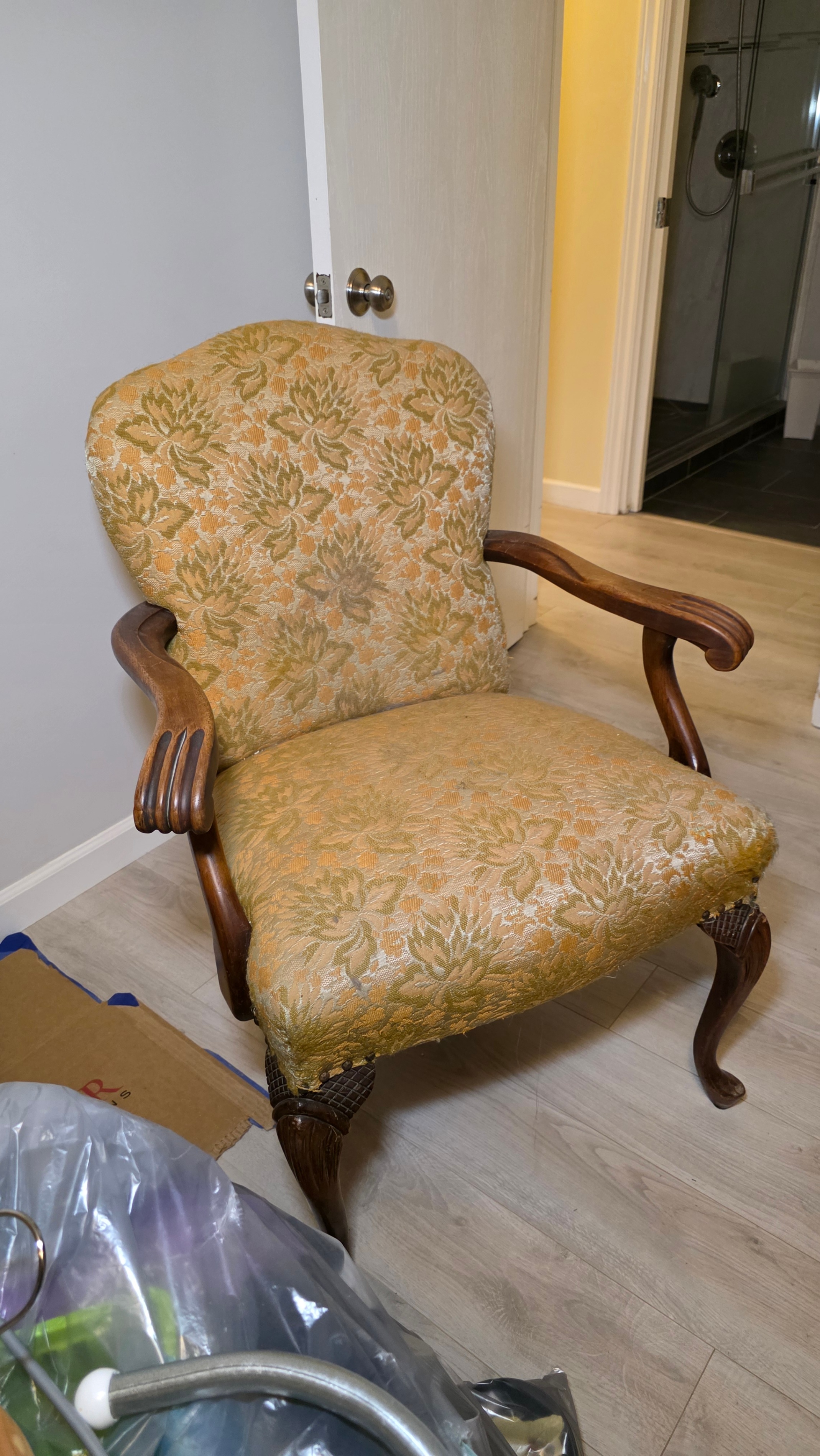 Vintage Upholstered Armchair - photo 3