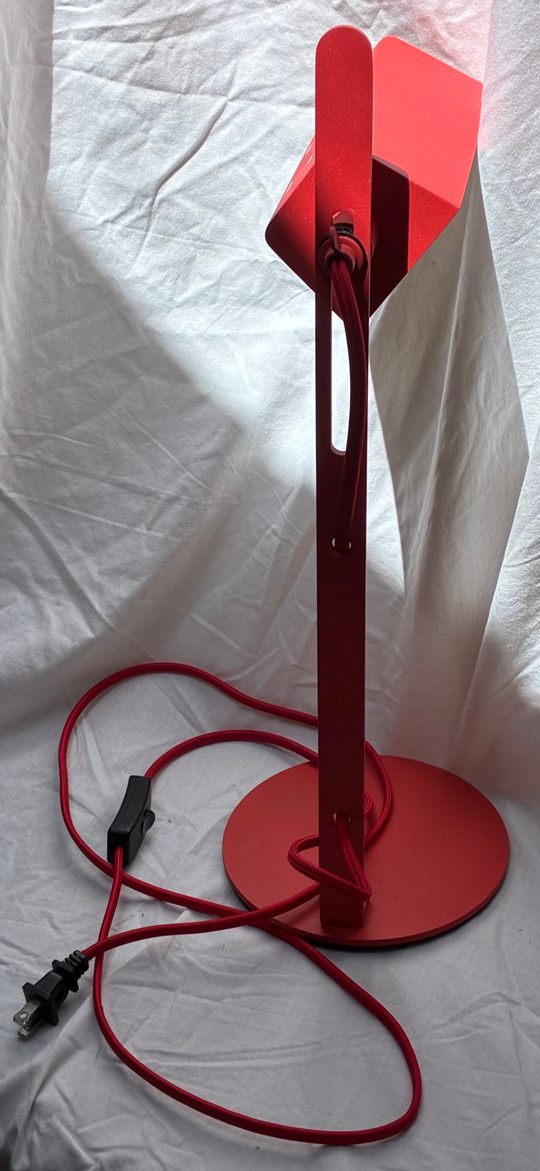 Red Desk Lamp - photo 3