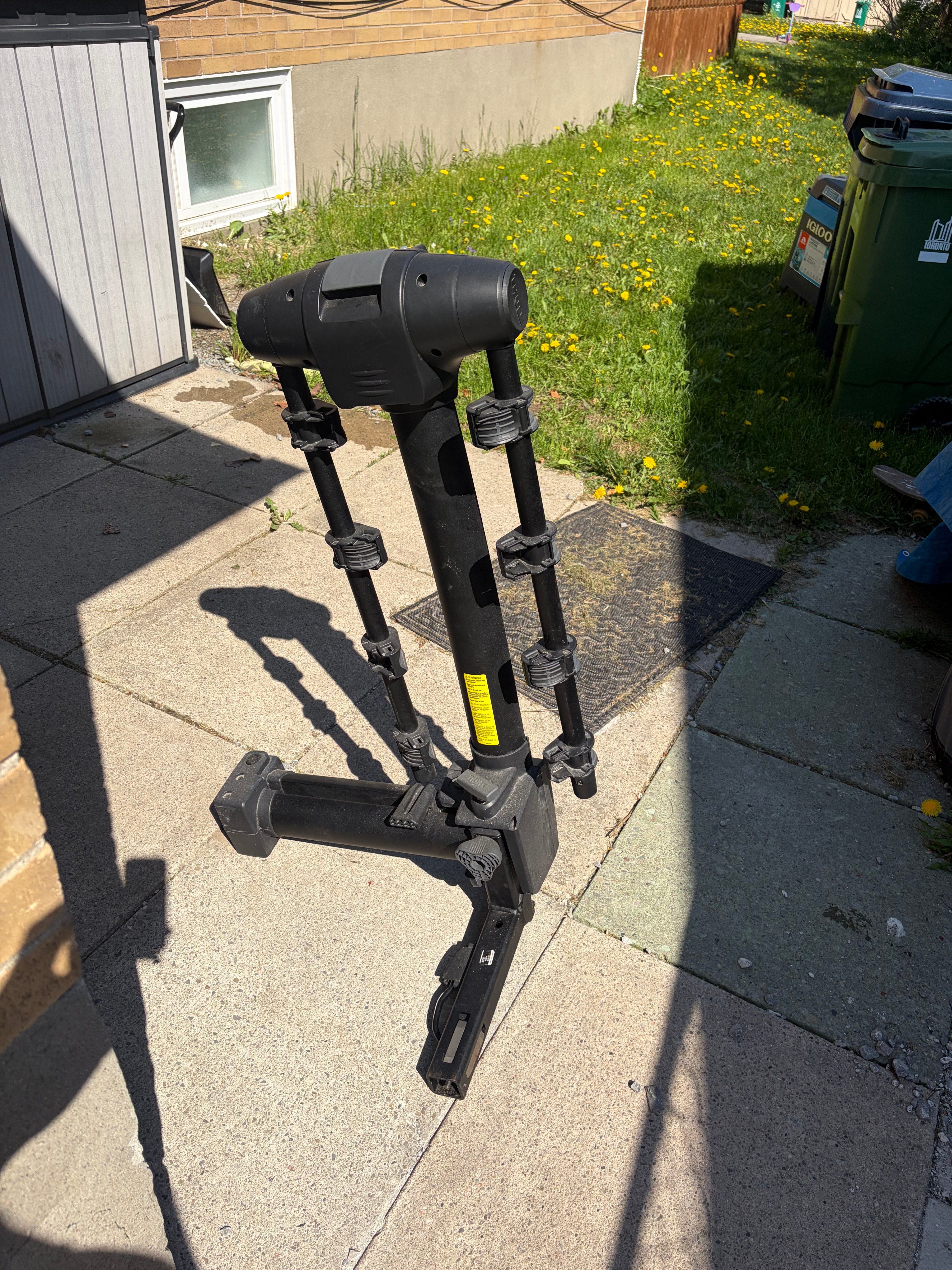 Thule Apex XT Swing 4-Bike Hitch Rack - Open trunk with bikes - photo 2