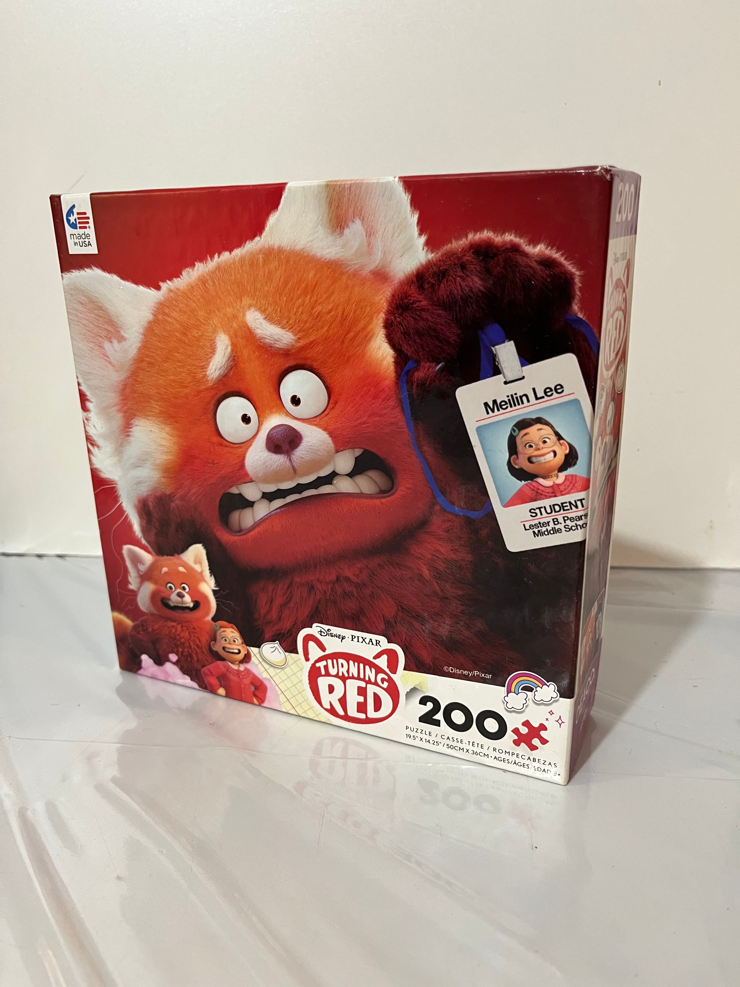 Disney/Pixar Turning Red 200-Piece Interlocking Jigsaw Puzzle - photo 2
