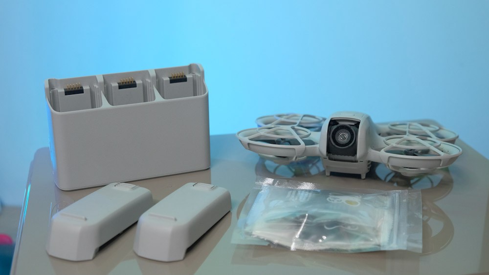 DJI Neo w/ 2 batteries + 2-way charging hub - photo 3