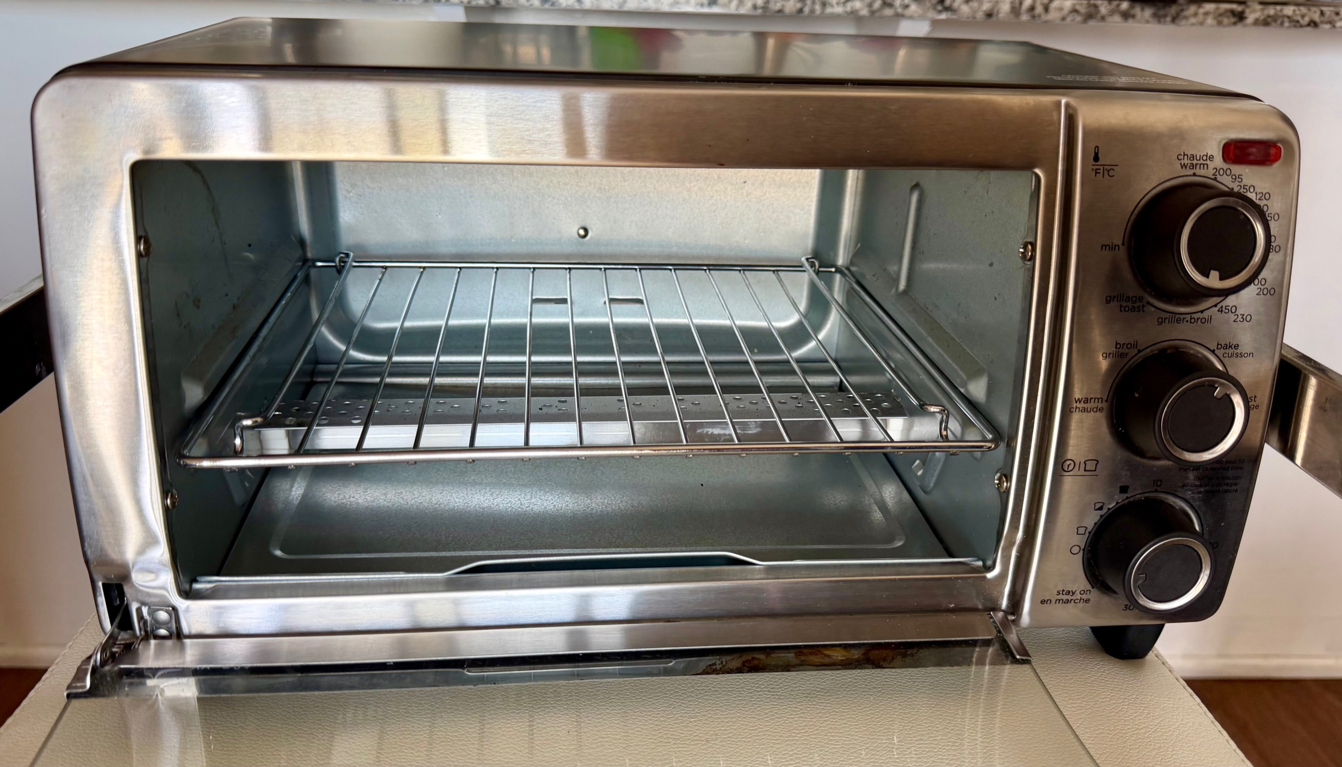 Black and Decker Toaster Oven, 4 Functions - photo 4