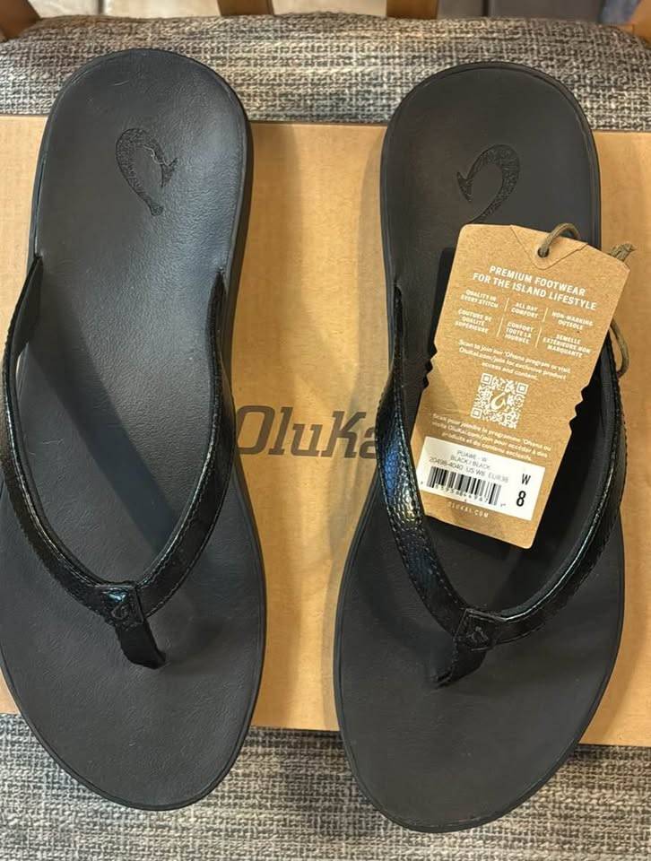 New in box Olukai Puawe black flip-flops women's 8 CA$60 - photo 2