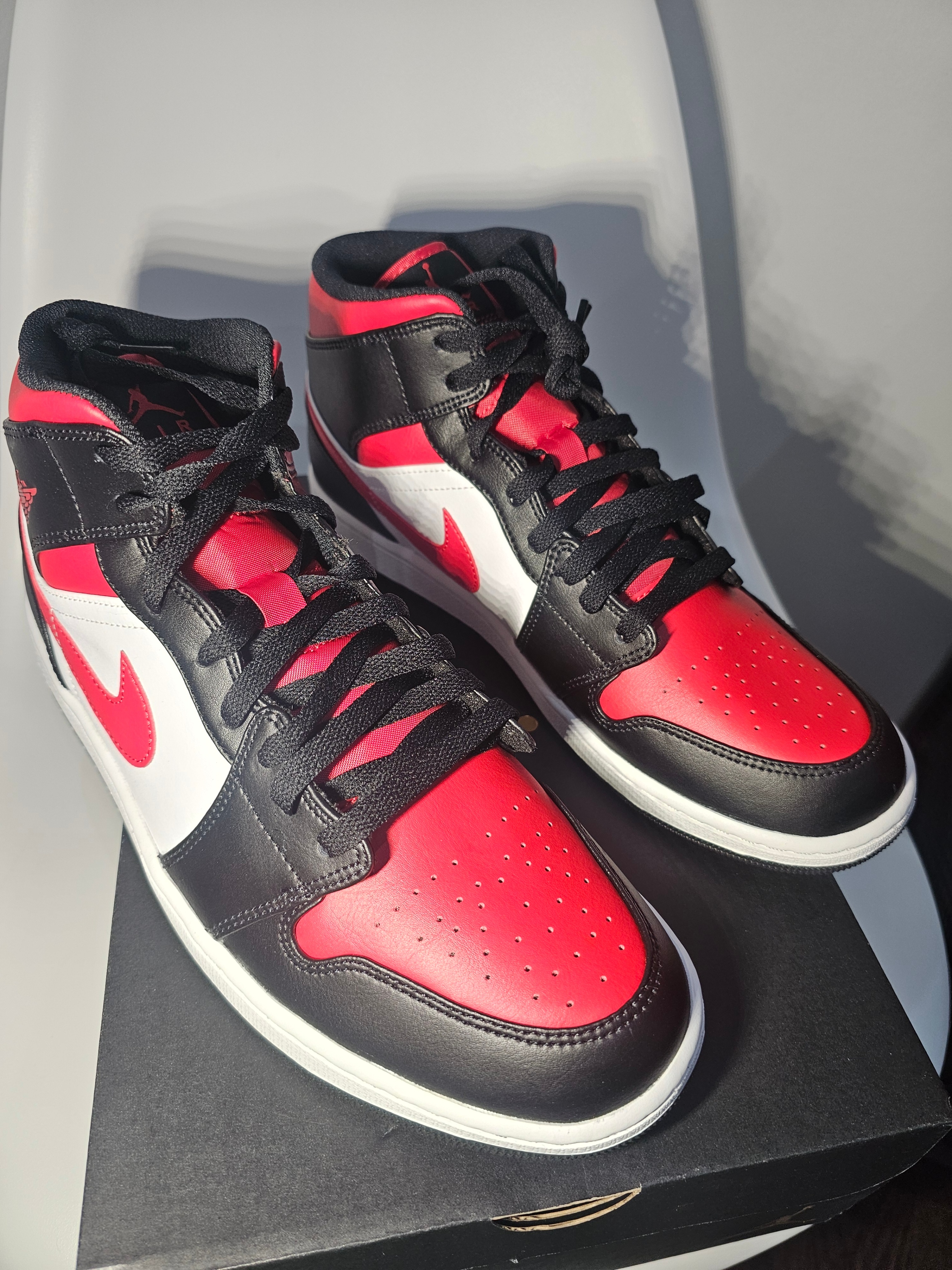 Air Jordan 1 Mid Black Red White US Size 11 - photo 3