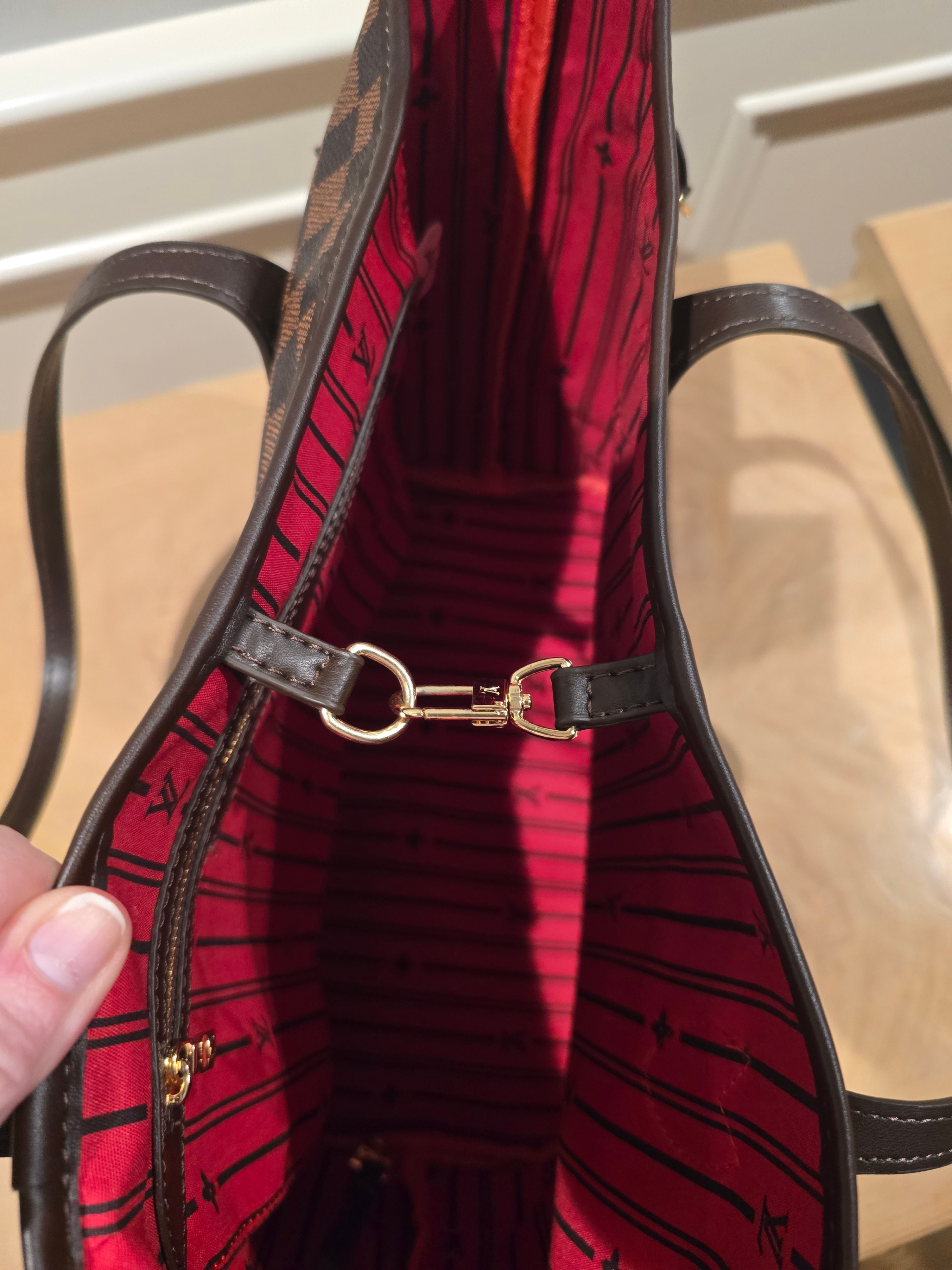 LV Neverfull MM Damier Ebene Tote Bag Red Interior - photo 5