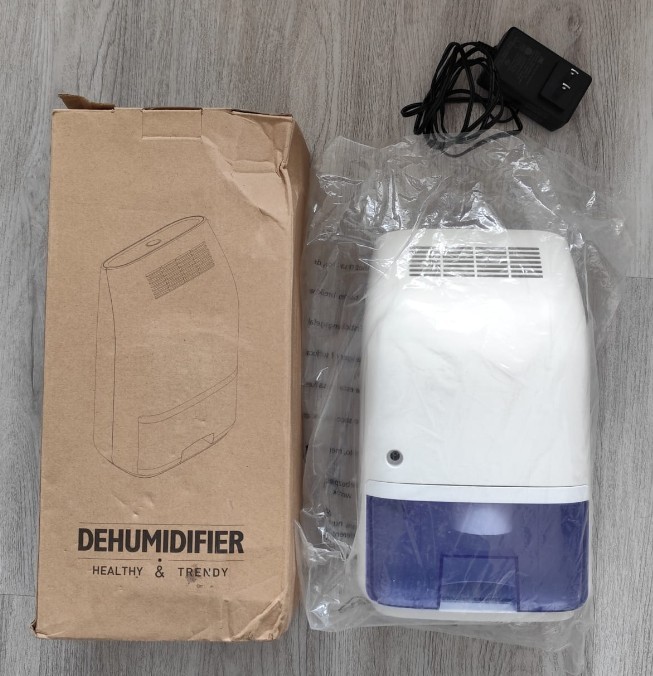 Portable Mini Dehumidifier (700ml / Ultra Quiet)