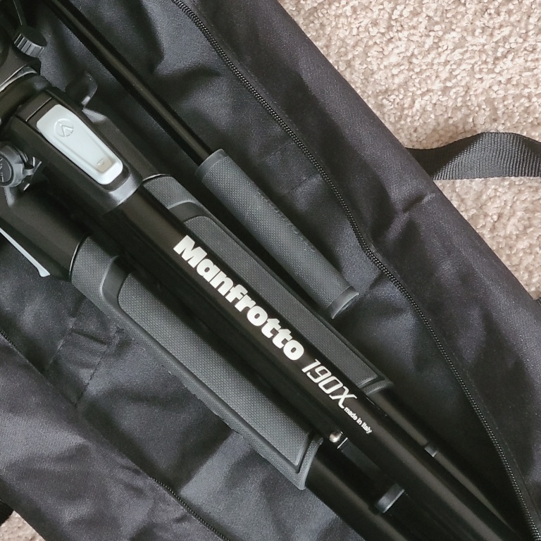 Manfrotto Aluminum Tripod with Fluid Video Head and carrying bag - photo 2