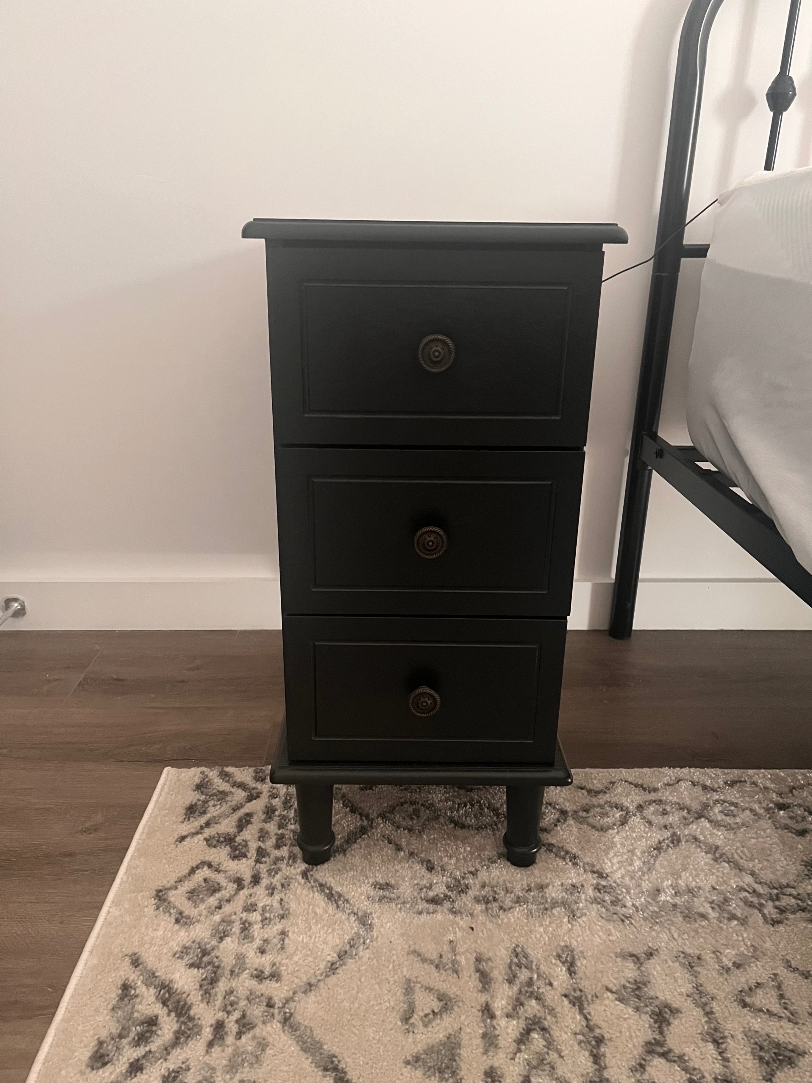 Raymour & Flanigan Solid Wood Dresser + Set - photo 3