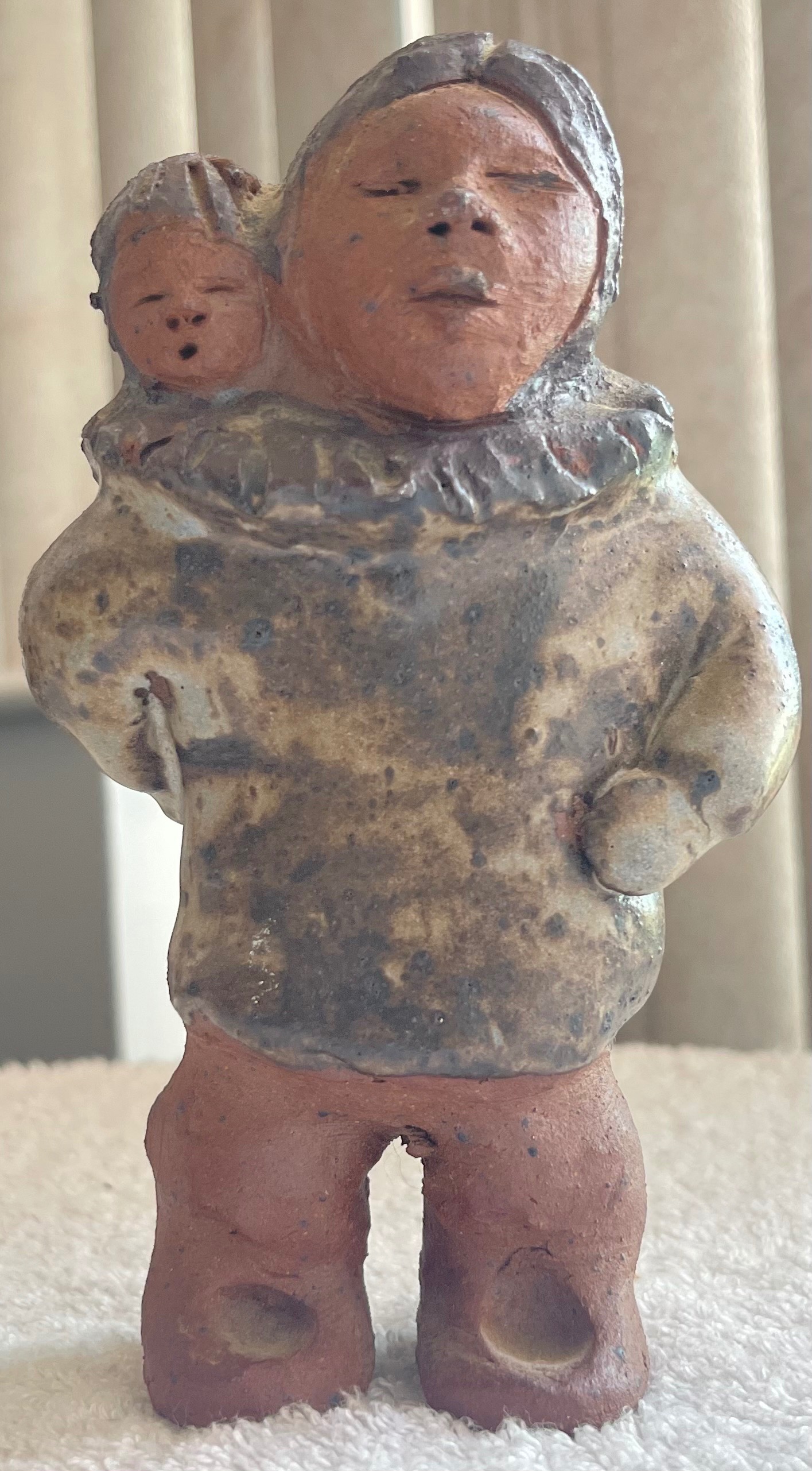 Vintage De Pelteau Inuit Mother & Child Sculpture - photo 2