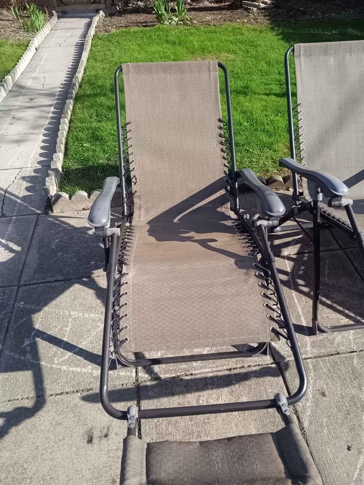 ZERO GRAVITY RECLINING CHAIRS – GREAT DEAL - ALL 60 - photo 4