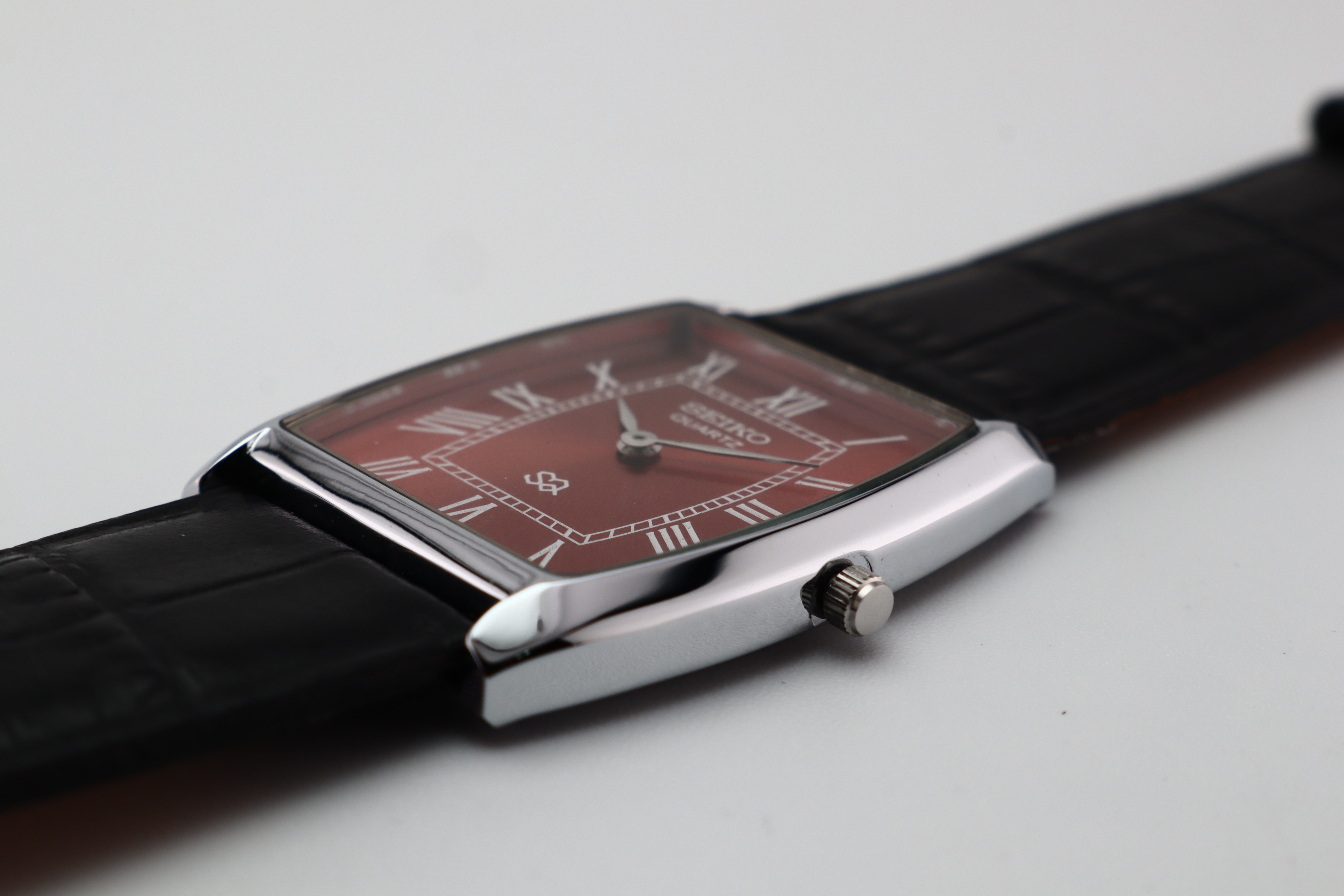 Refurbished Vintage Barrel Tank Men’s Watch - photo 4