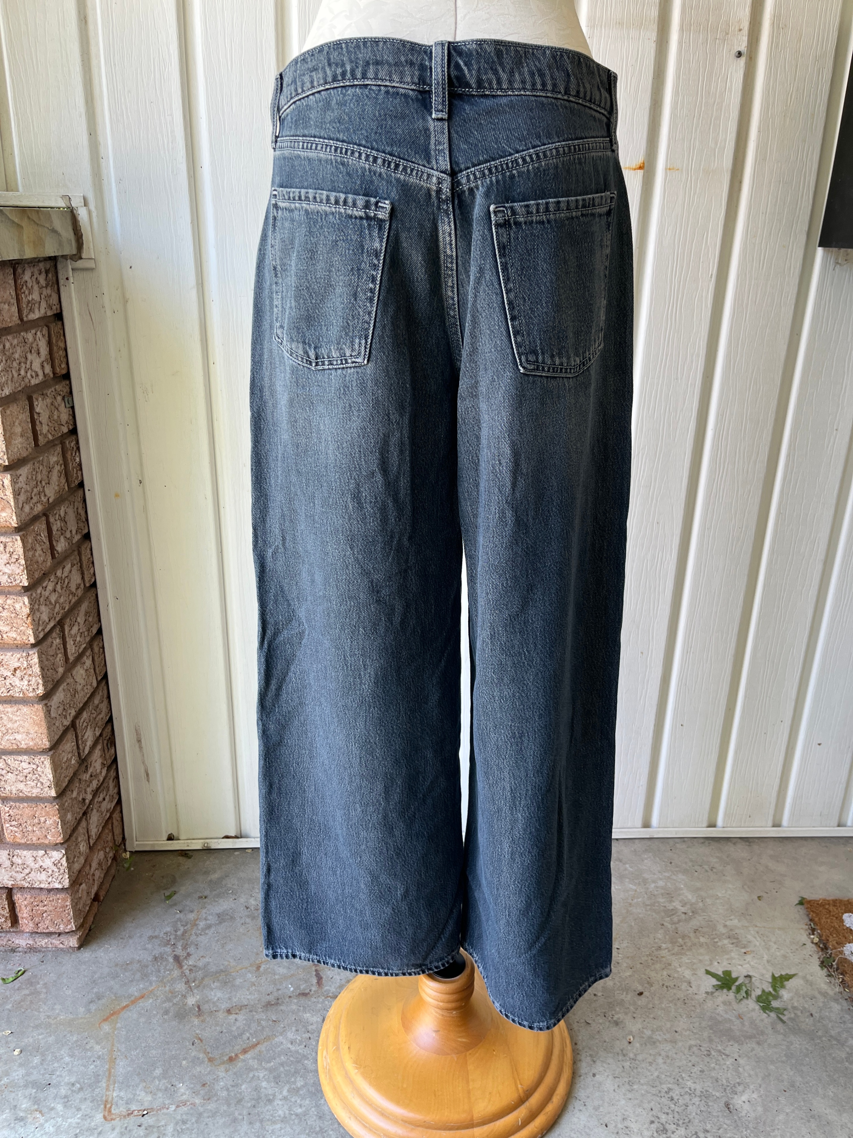Old Navy Wide-Leg Cropped Jeans Size 8 - photo 2