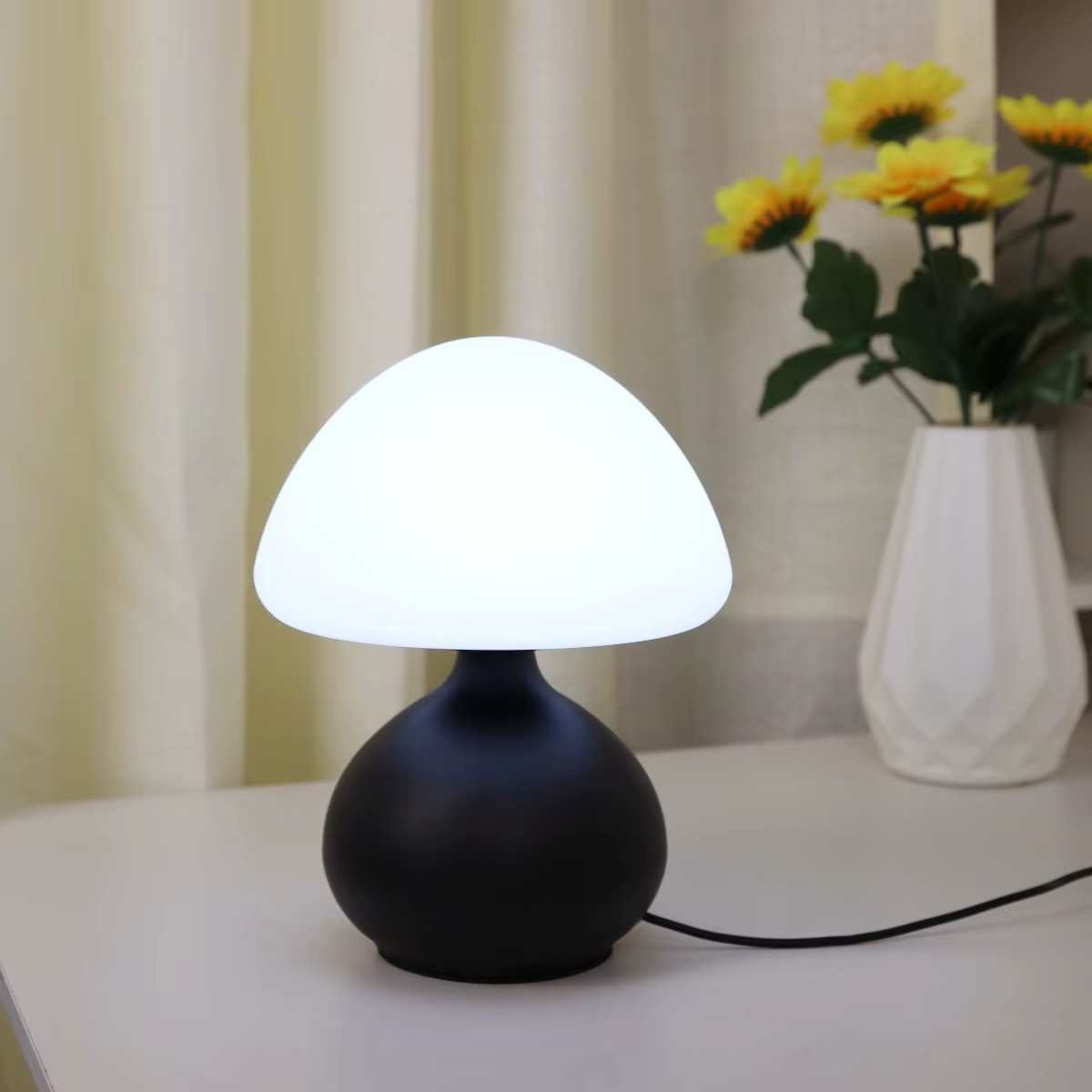 Modern Minimalist Mushroom Table Lamp - photo 2
