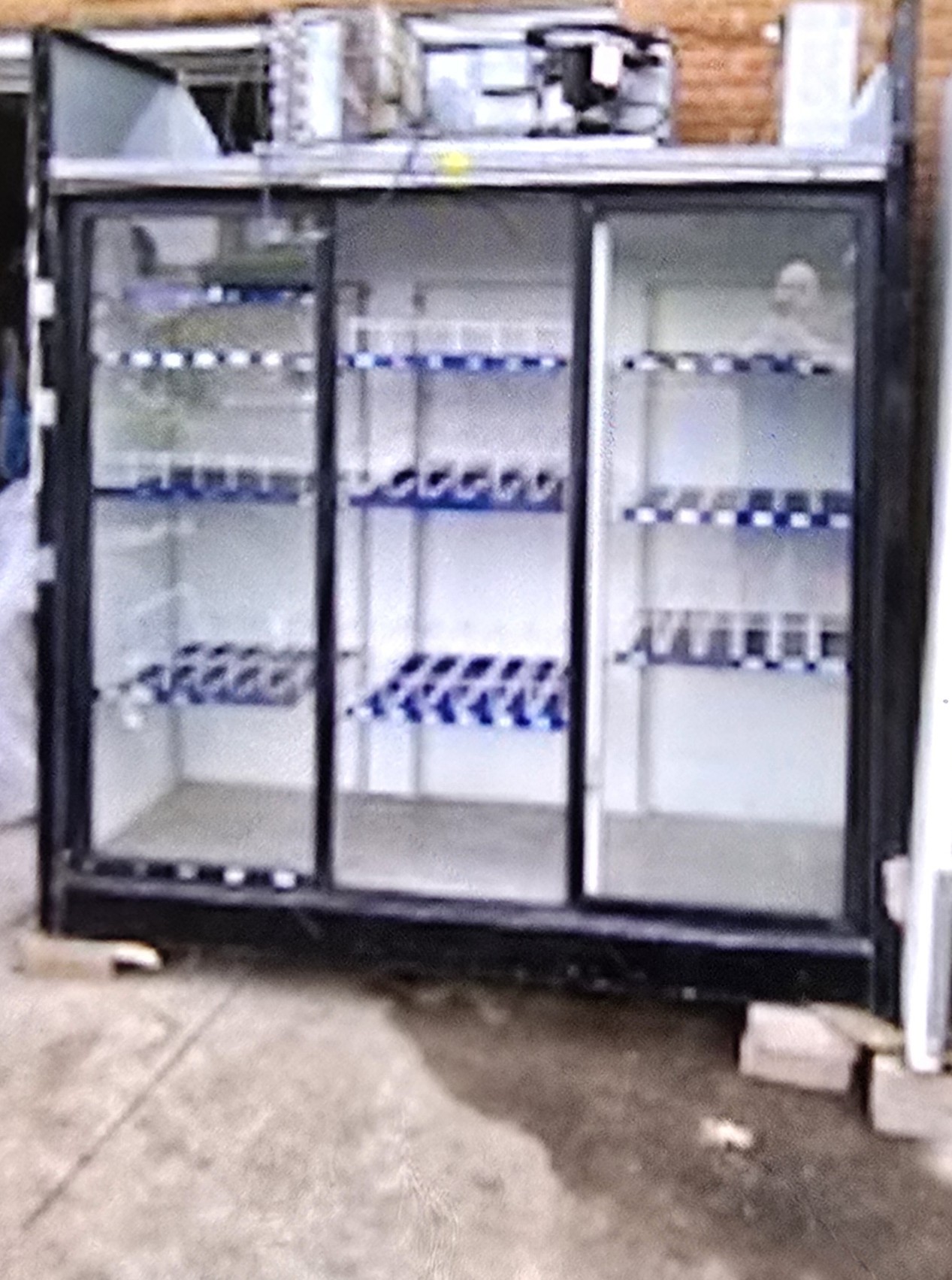 3 Door Commercial Cooler - photo 4