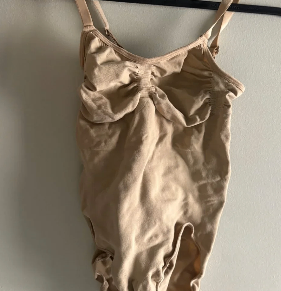 SKIMS Seamless Sculpt Brief Bodysuit in Clay - photo 3