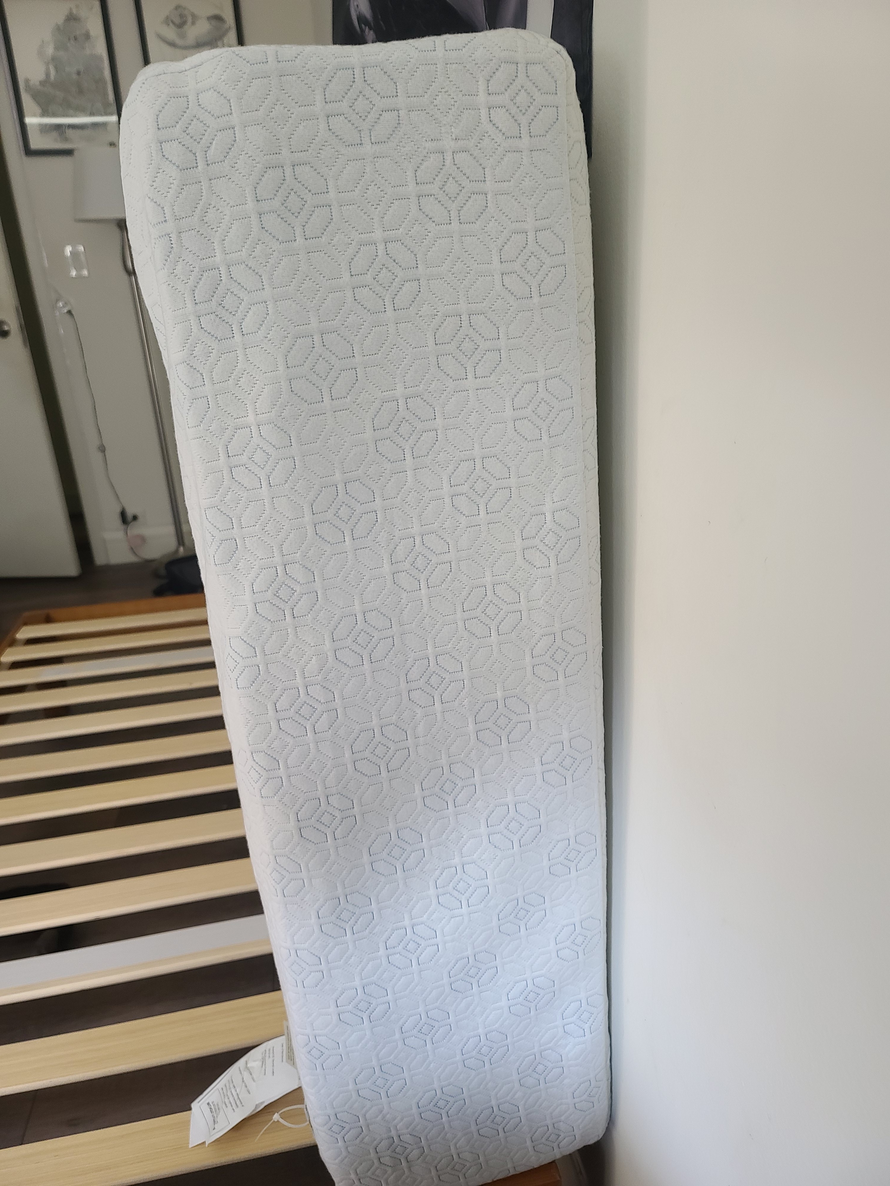 SELL BY May 16 Wooden Bed frame Twin. Mattress Gel Mem separate - photo 4