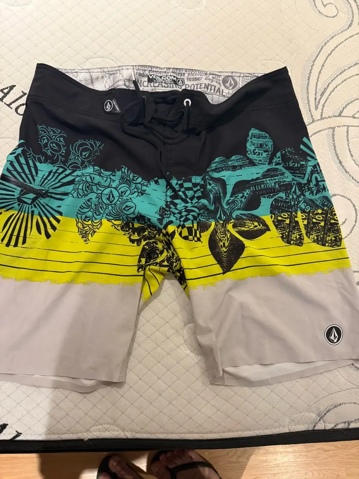 Volcom board short