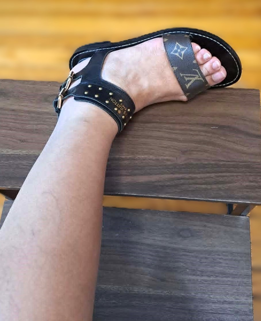 Authentic Louis Vuitton Monogram Buckle Sandals Italy 38 JC4493 - photo 2