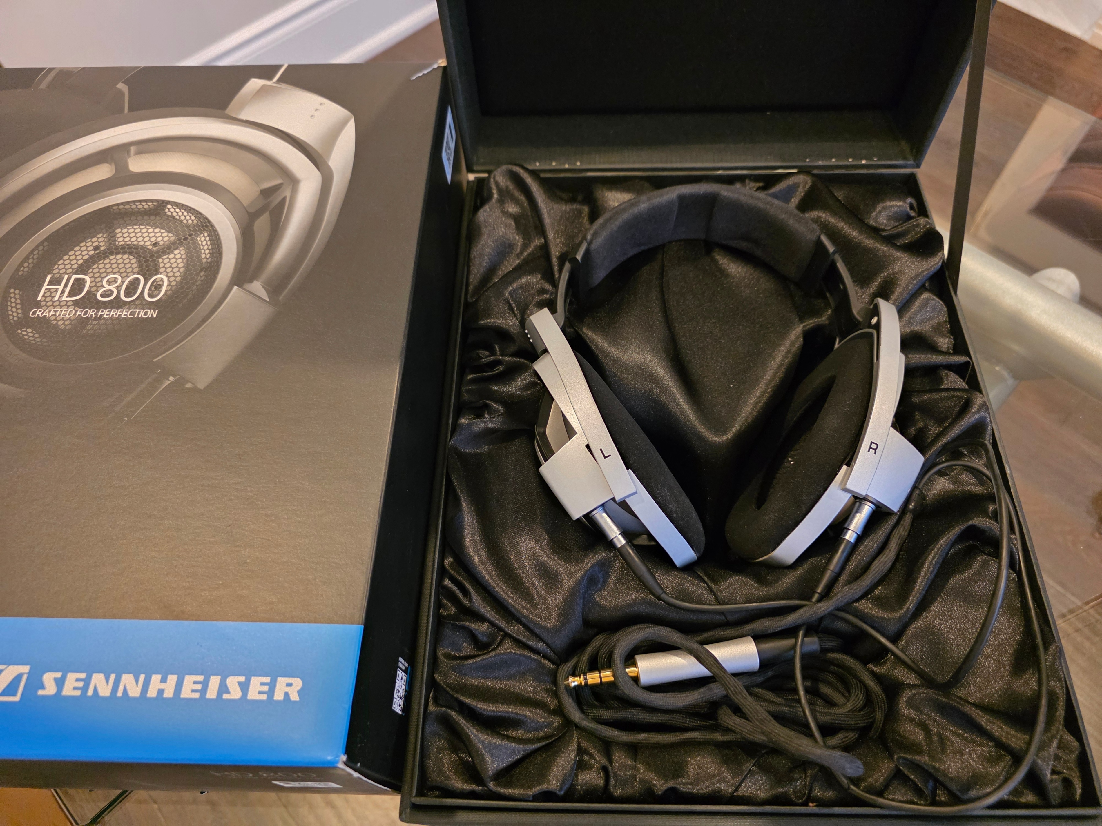 Sennheiser HD800 headphones – Excellent condition