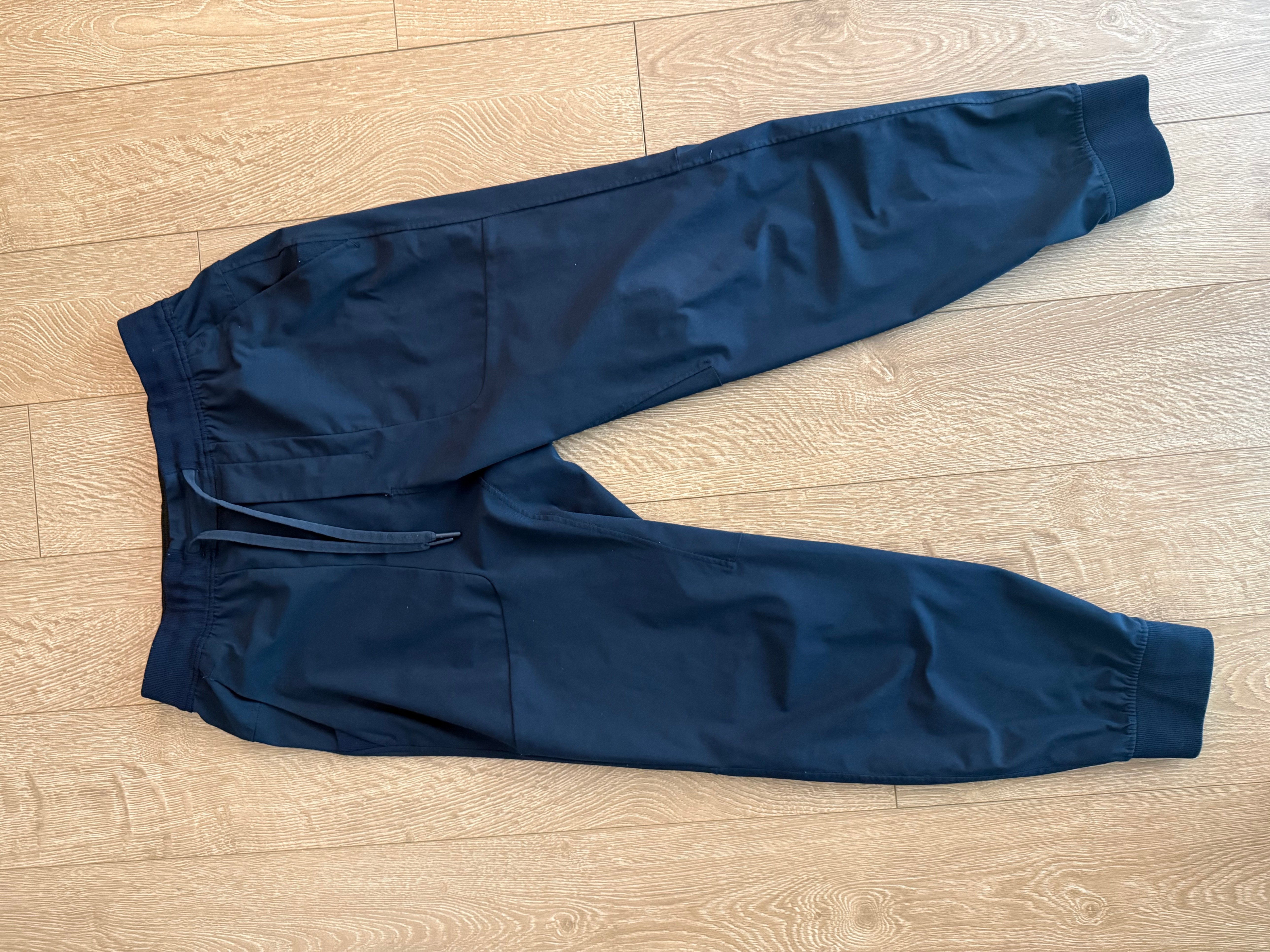 Athleisure Wear (Nike and Lululemon) - $60 for 4 pieces! - photo 4